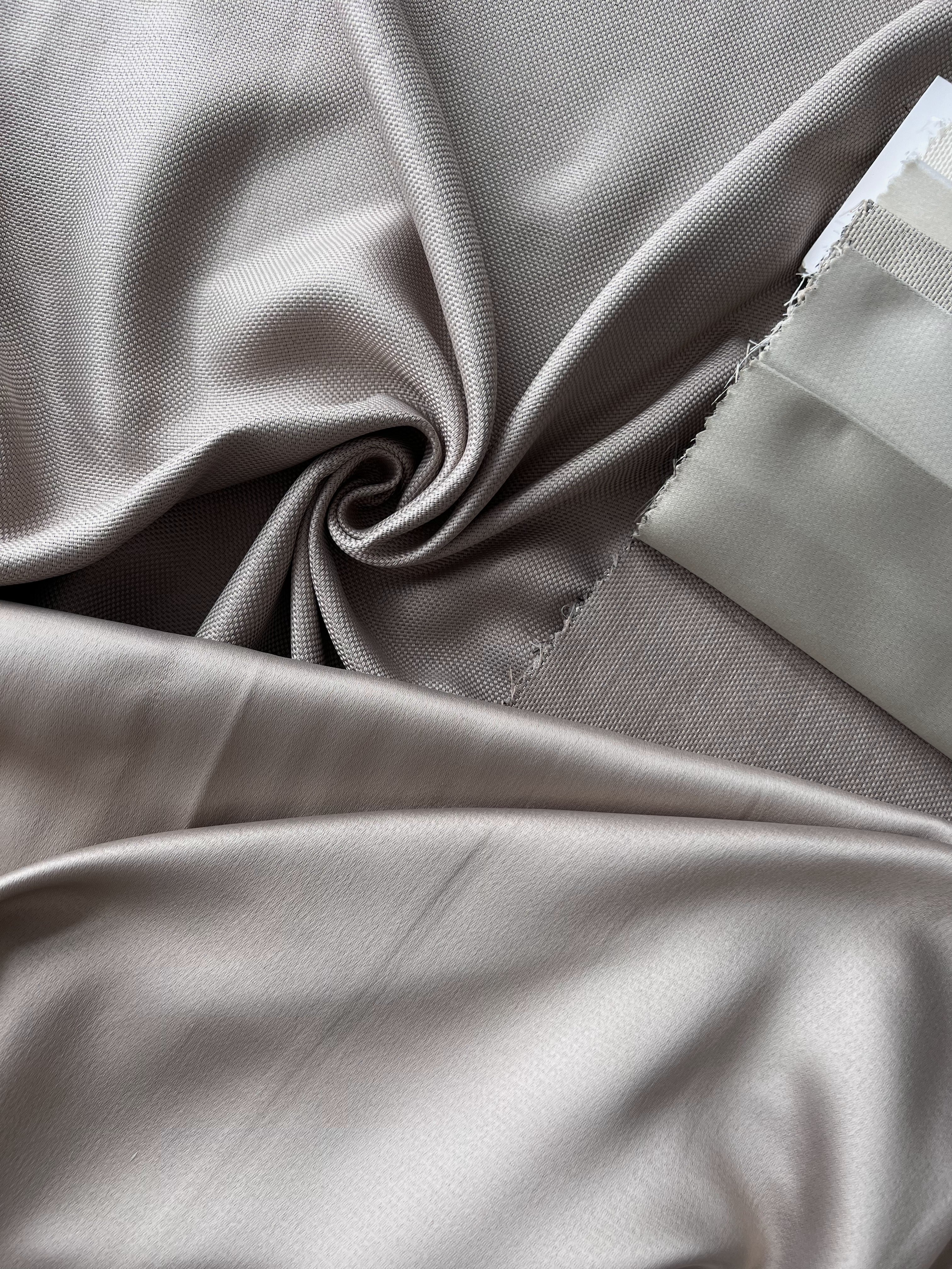 Plain linen woven curtain “Asil” with blackout lining, cappuccino color