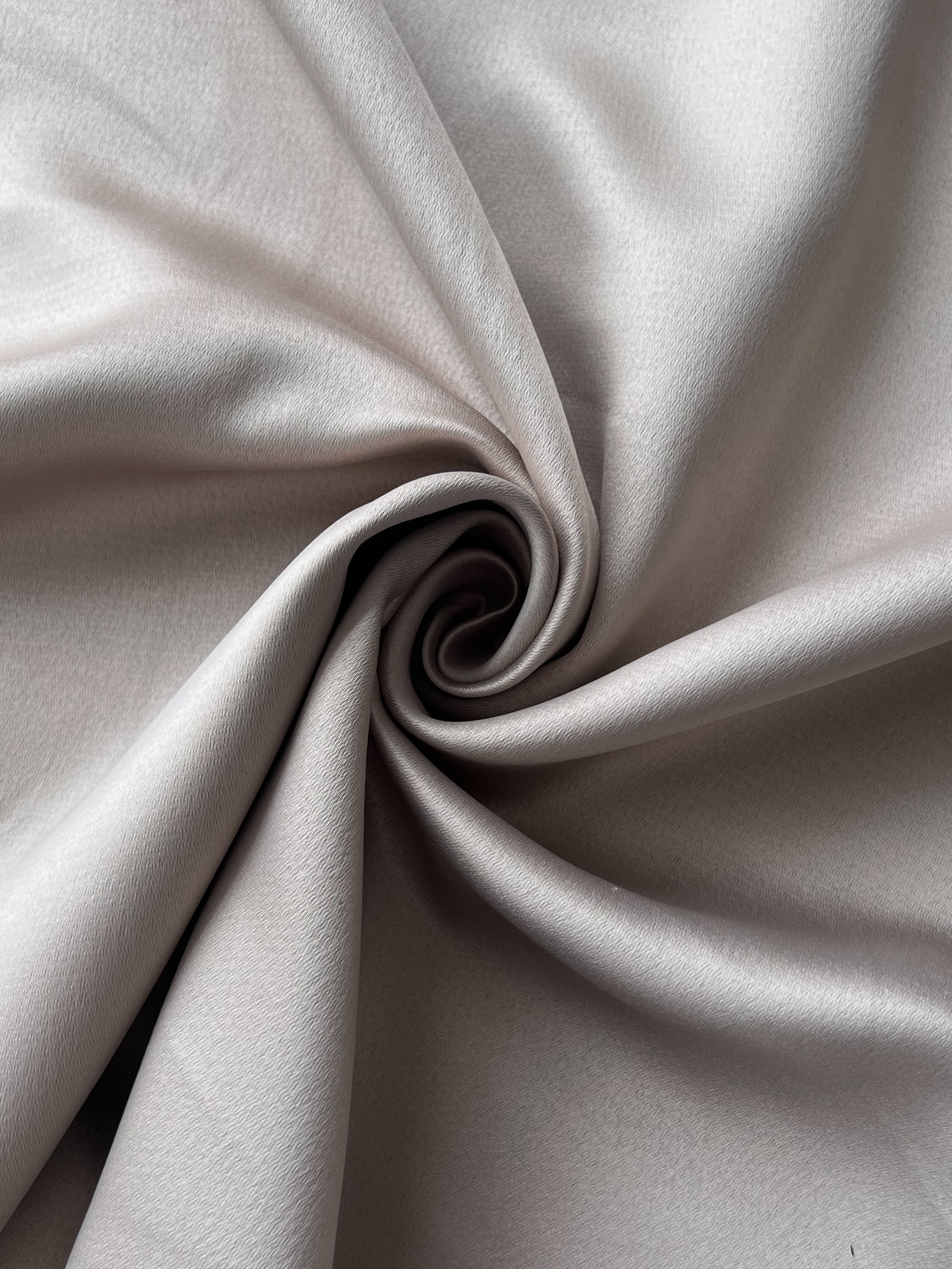 Plain linen woven curtain “Asil” with blackout lining, cappuccino color