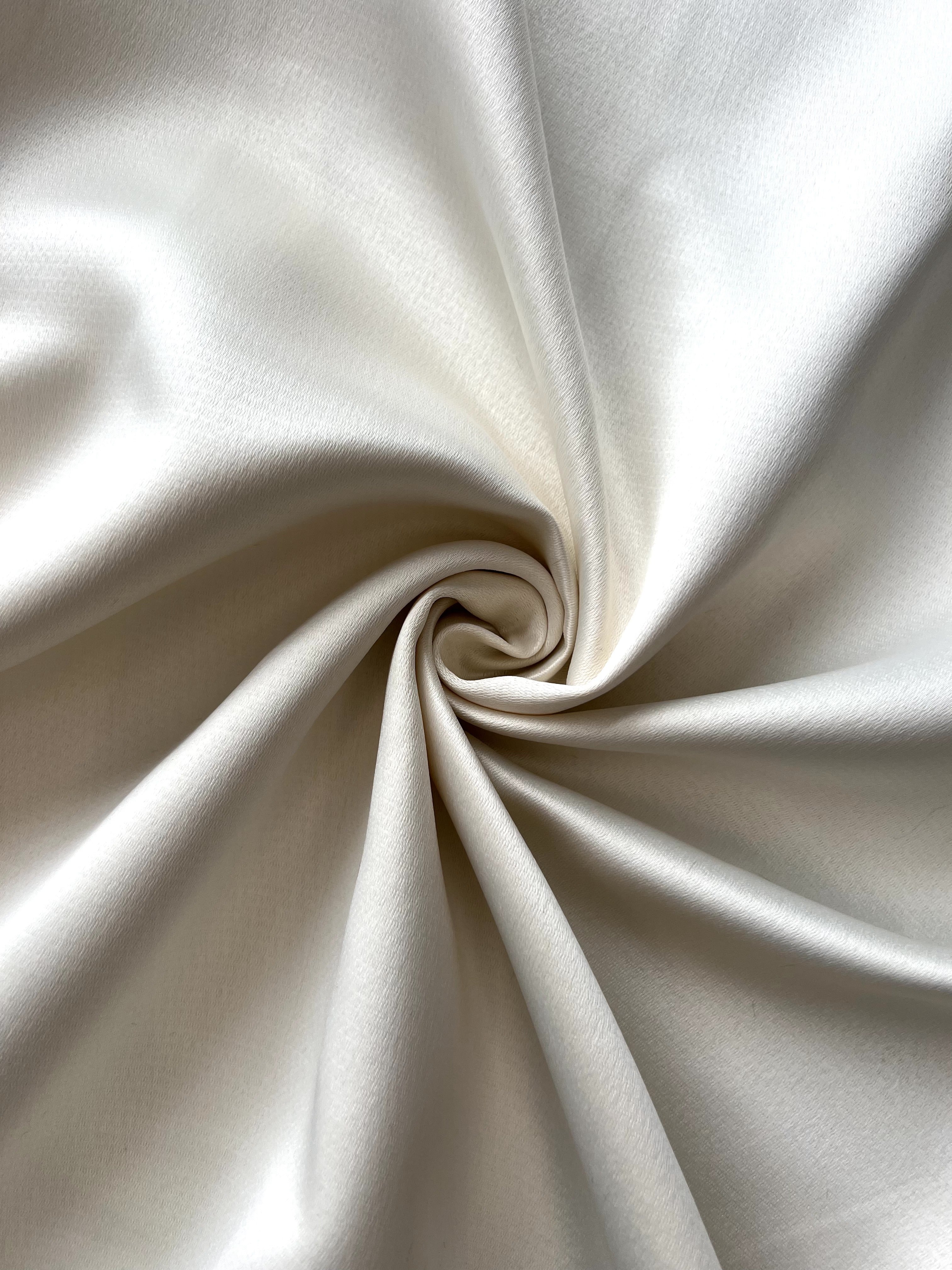 Plain linen woven curtain “Asil” with blackout lining, milk color