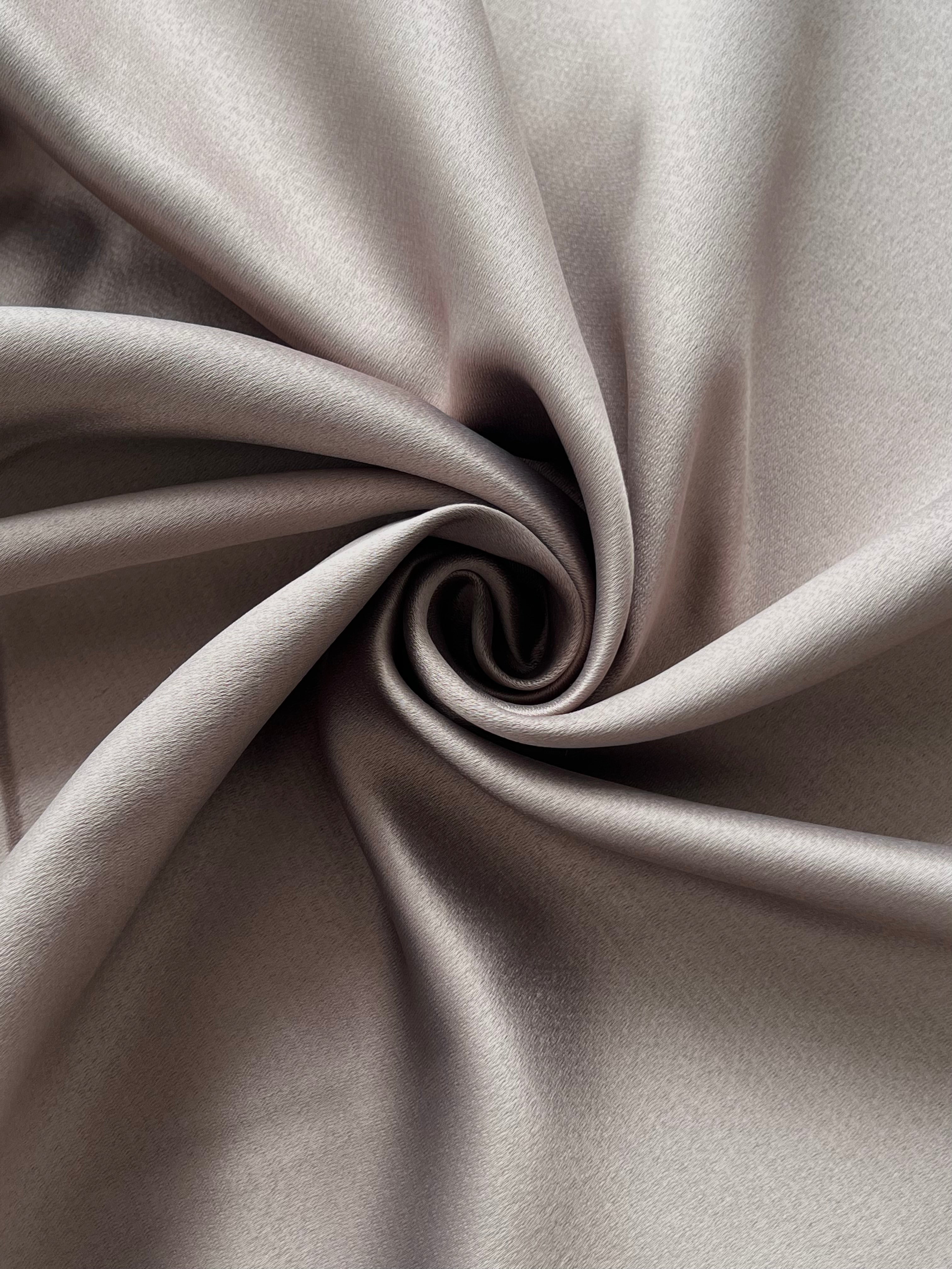 Plain linen woven curtain “Asil” with blackout lining, gray-brown color