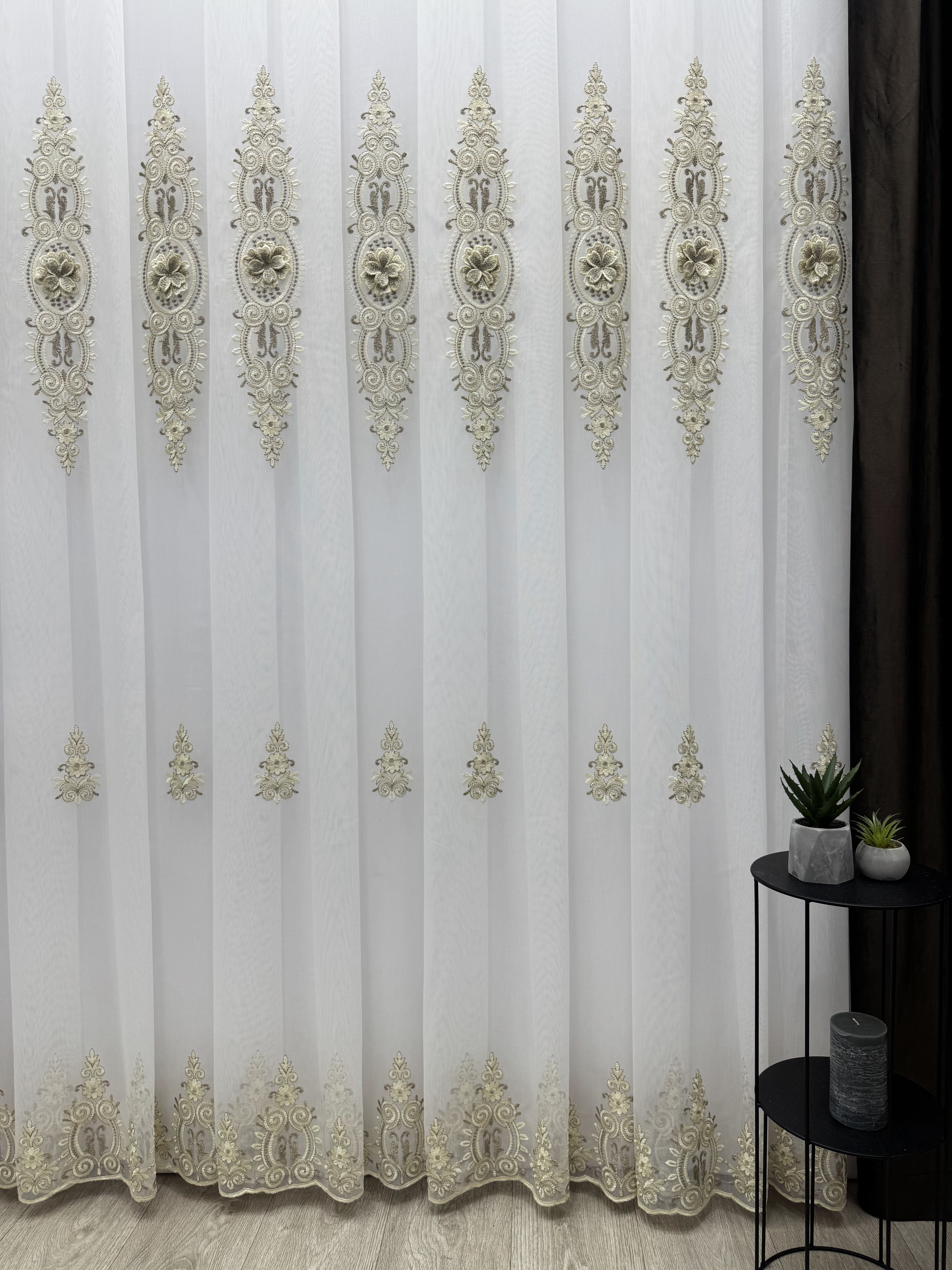 Bamboo-based tulle with 3D flowers and beautiful embroidery, brown/gold color
