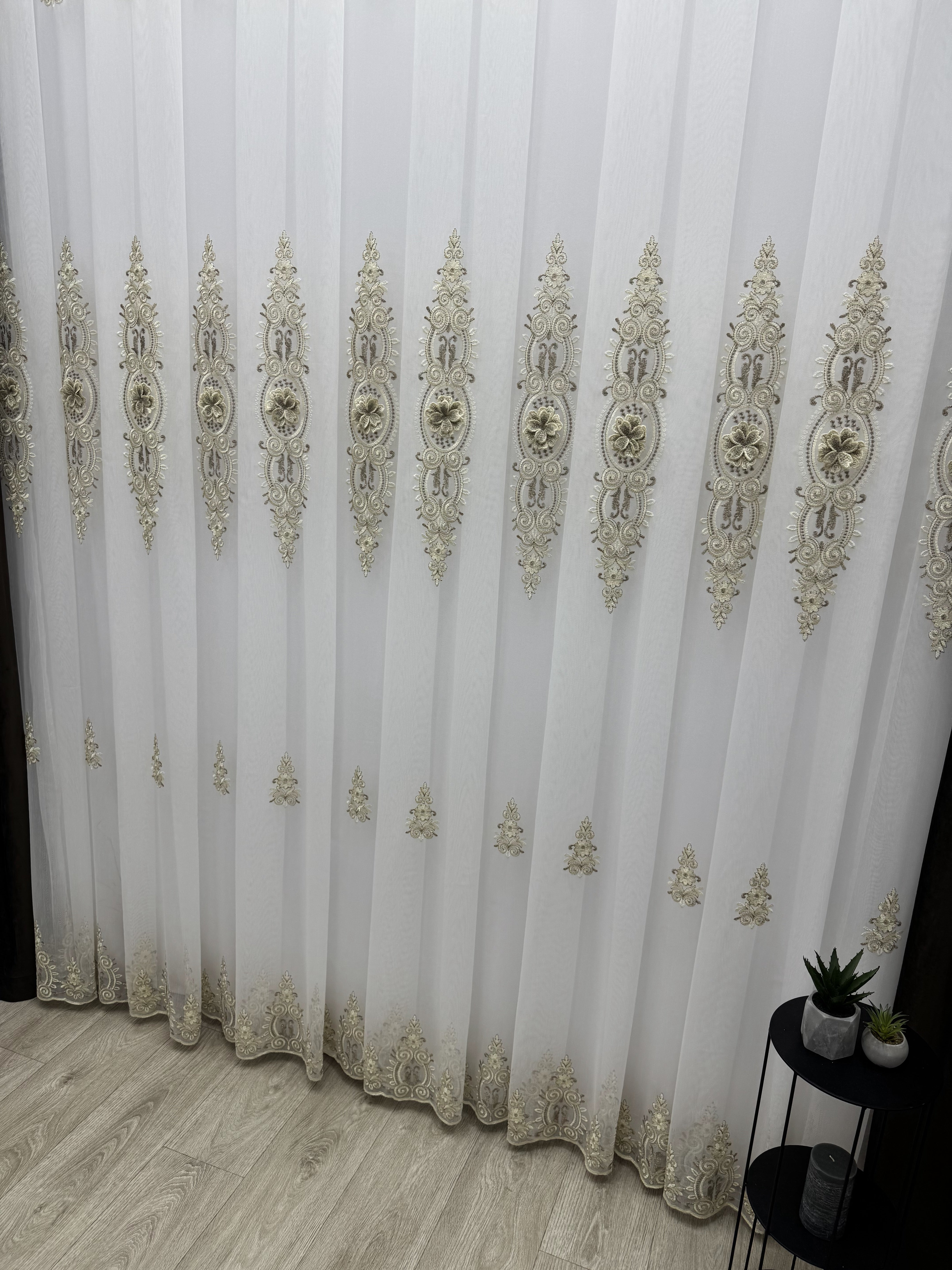 Bamboo-based tulle with 3D flowers and beautiful embroidery, brown/gold color