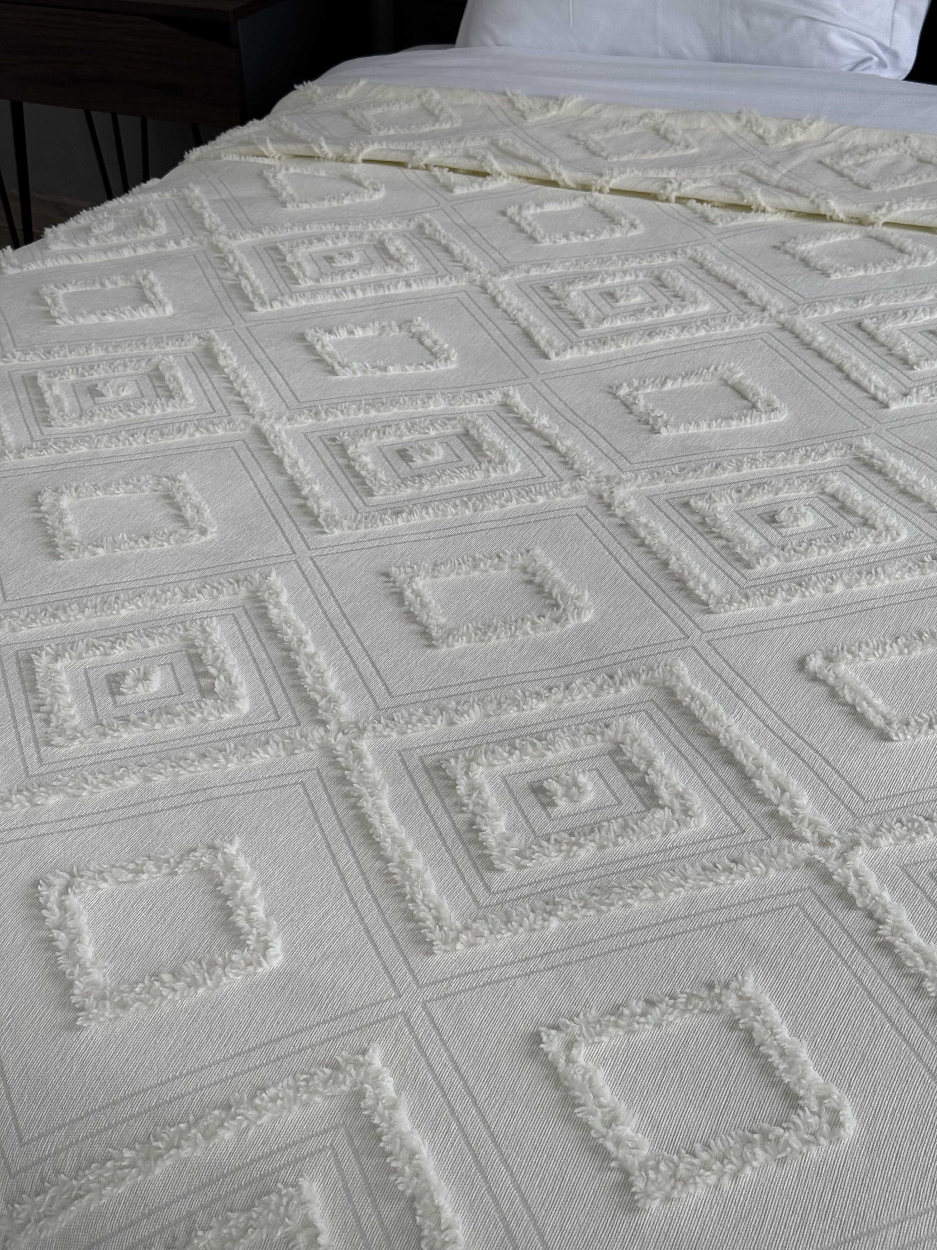 Scandinavian bedspread, 100% cotton, milk color
