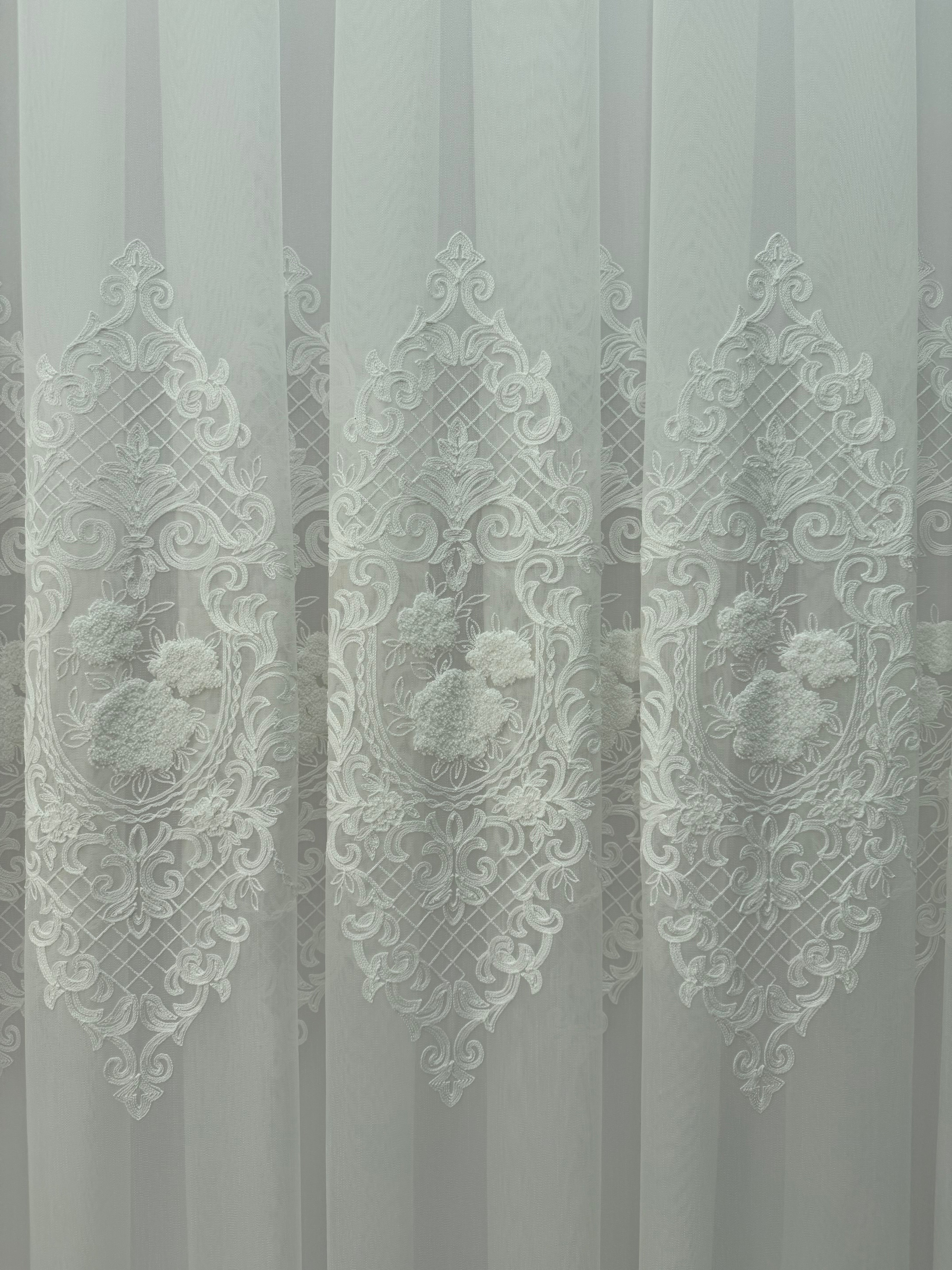 Bamboo-based tulle with chenille embroidery, milk color