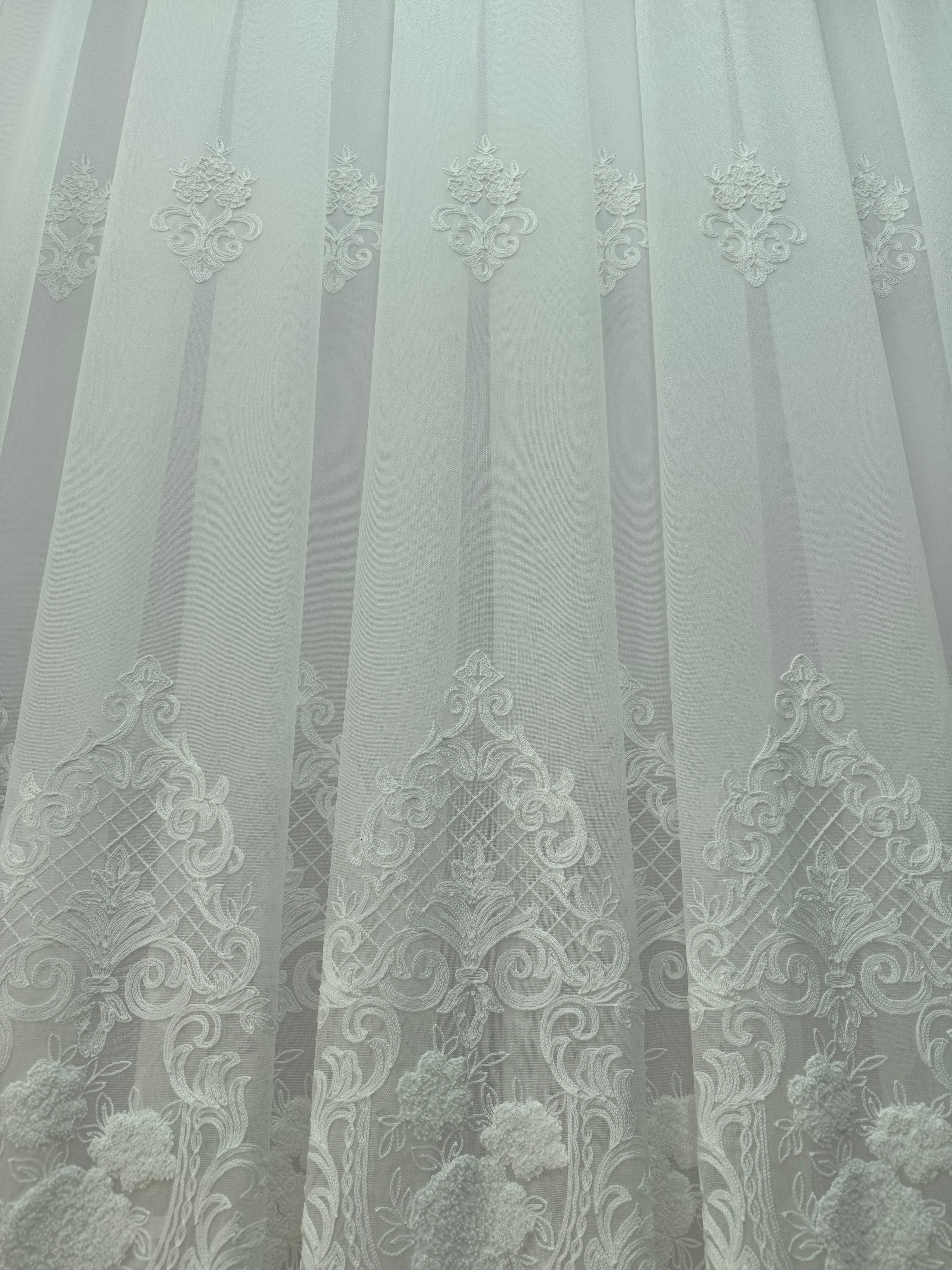 Bamboo-based tulle with chenille embroidery, milk color