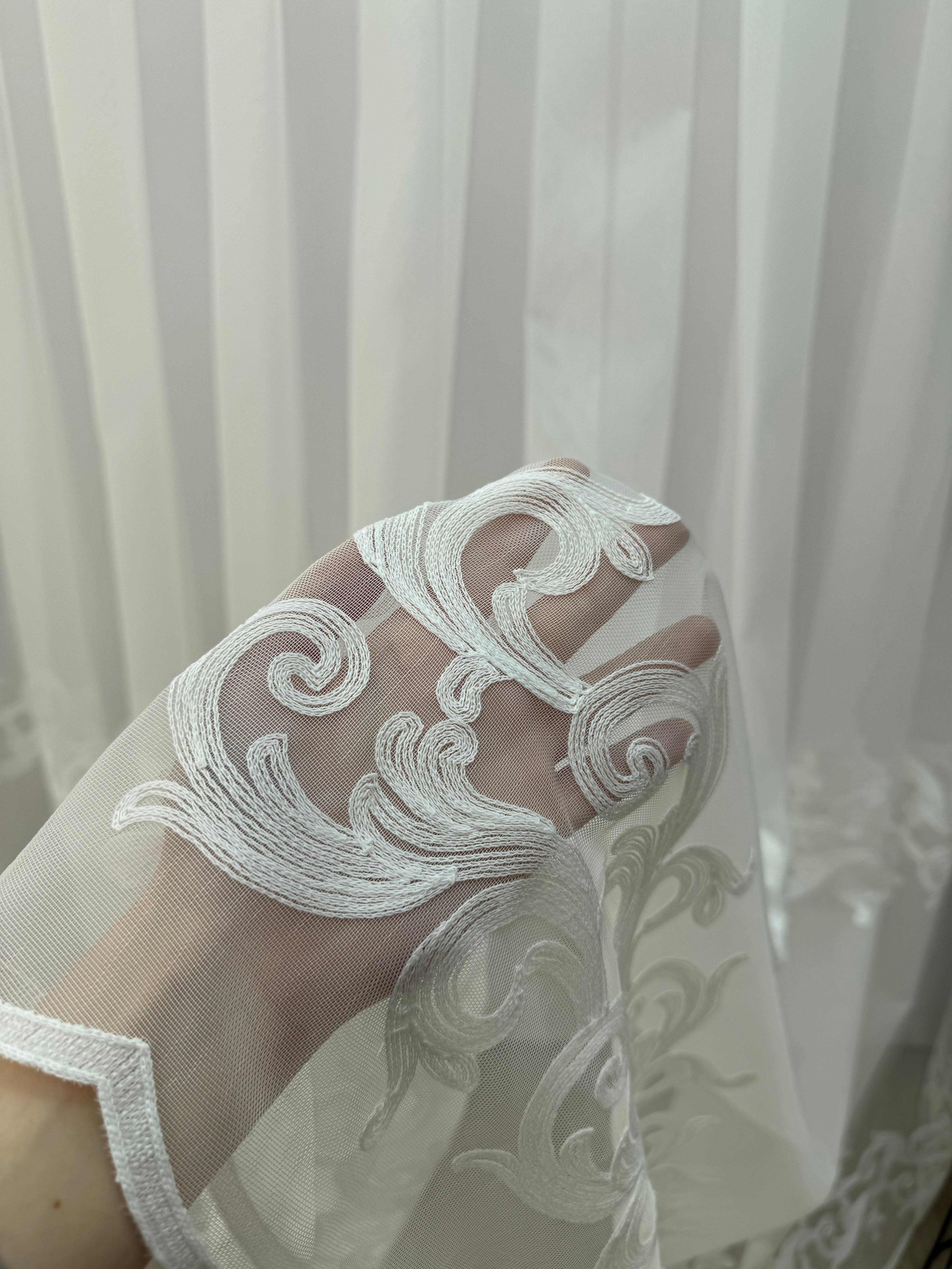 Bamboo-based tulle with beautiful embroidery, milk color