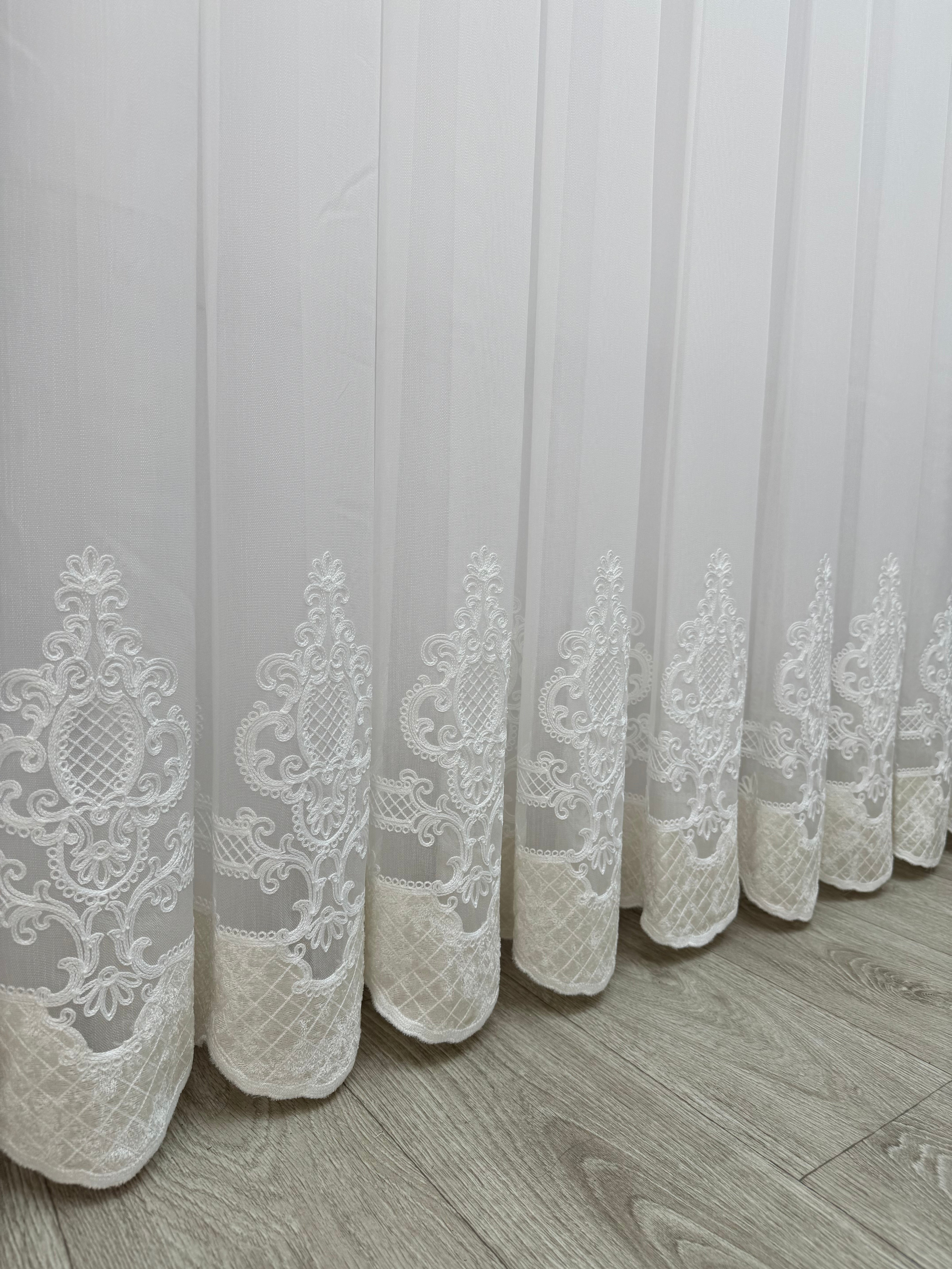 Bamboo-based tulle with velvet inserts, milk color