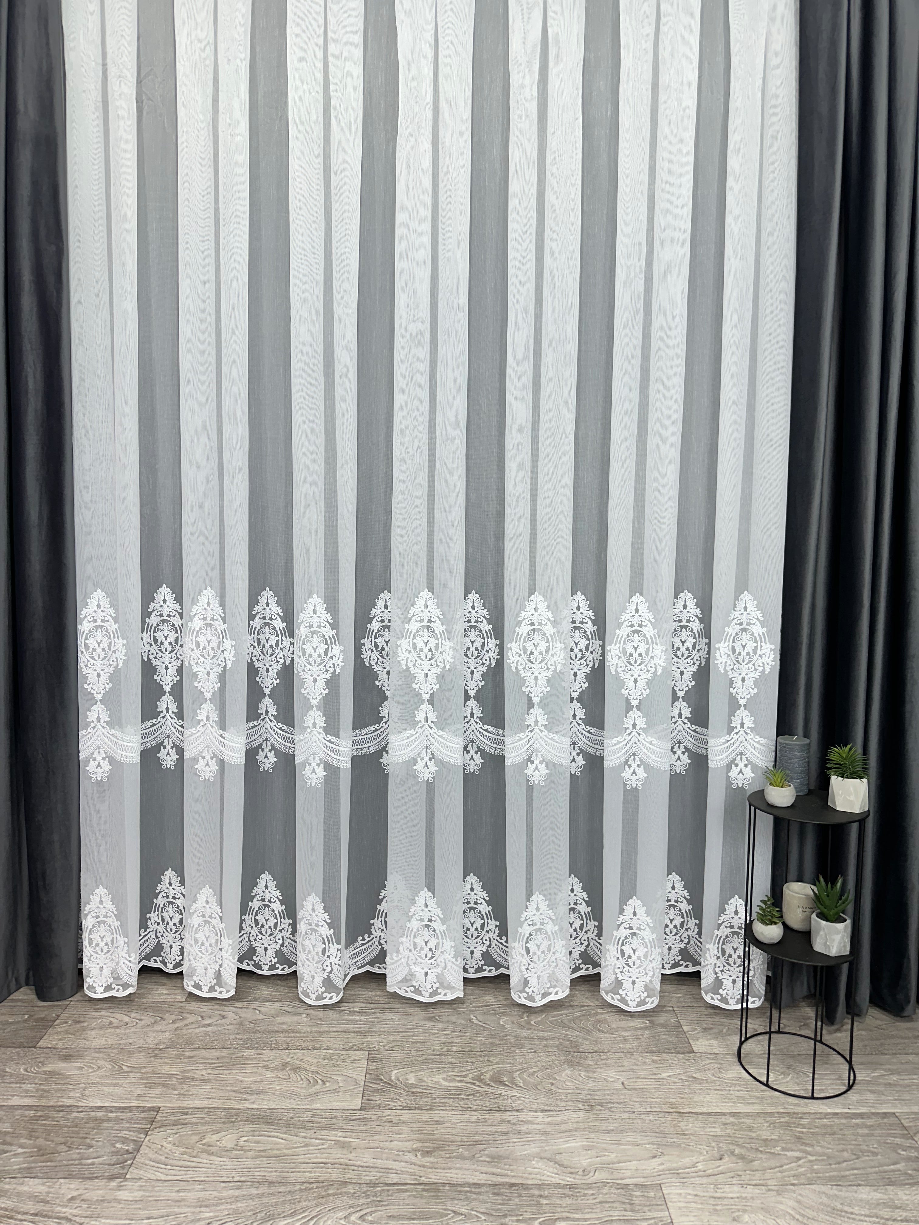 Bamboo-based tulle with beautiful embroidery, white color