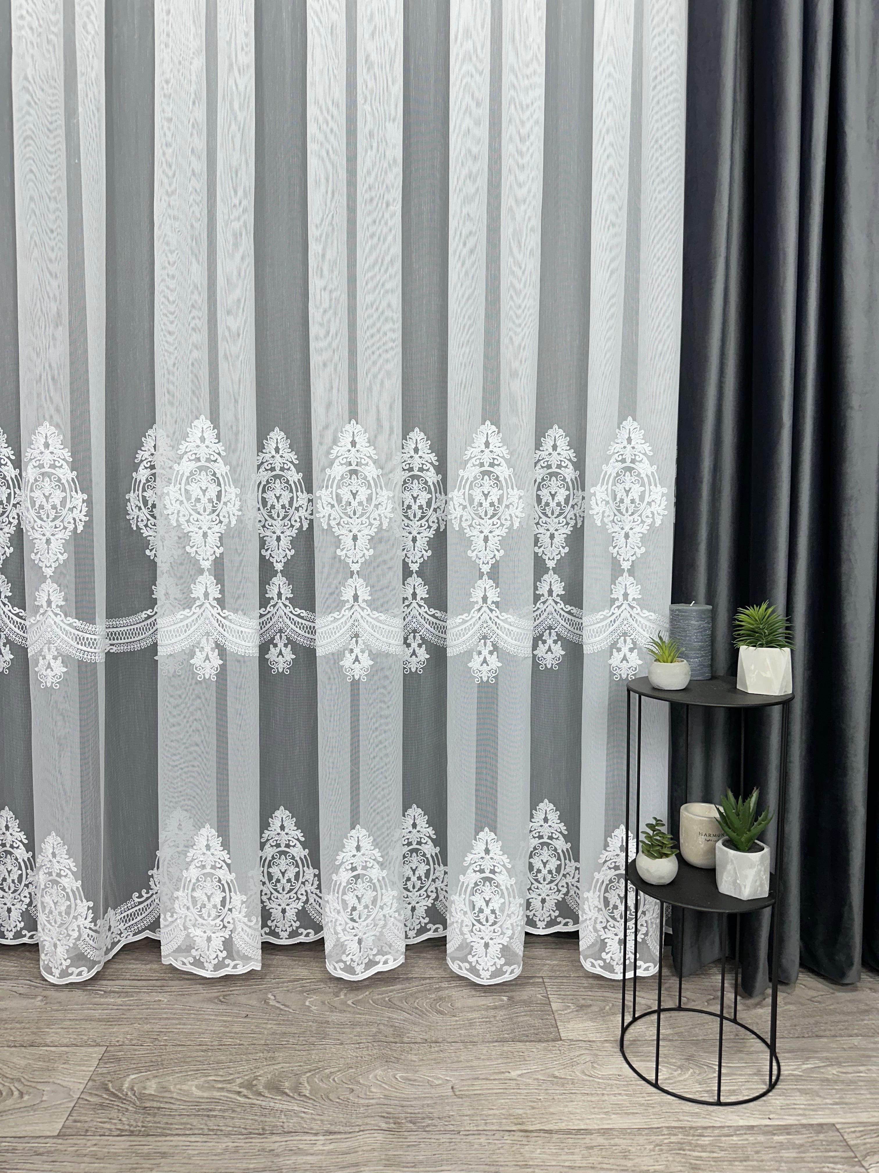 Bamboo-based tulle with beautiful embroidery, white color