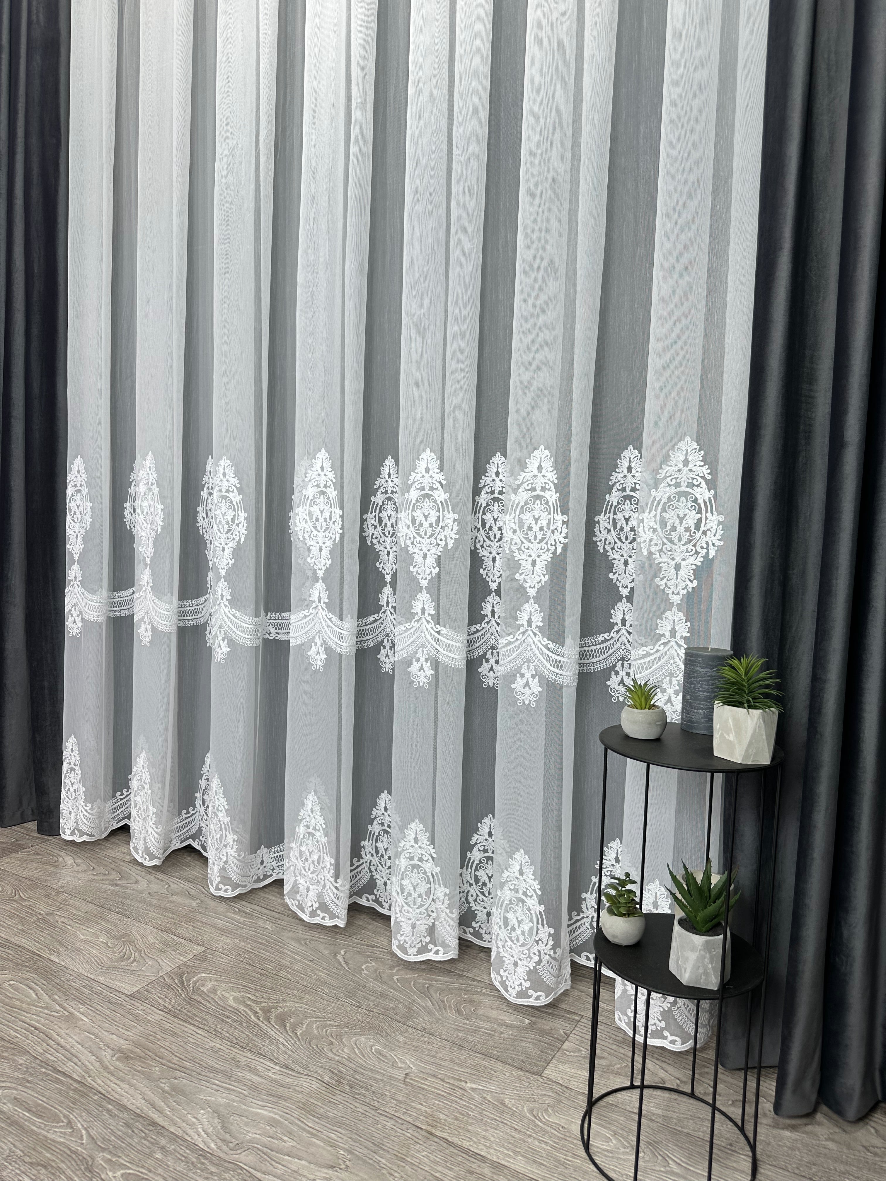 Bamboo-based tulle with beautiful embroidery, white color