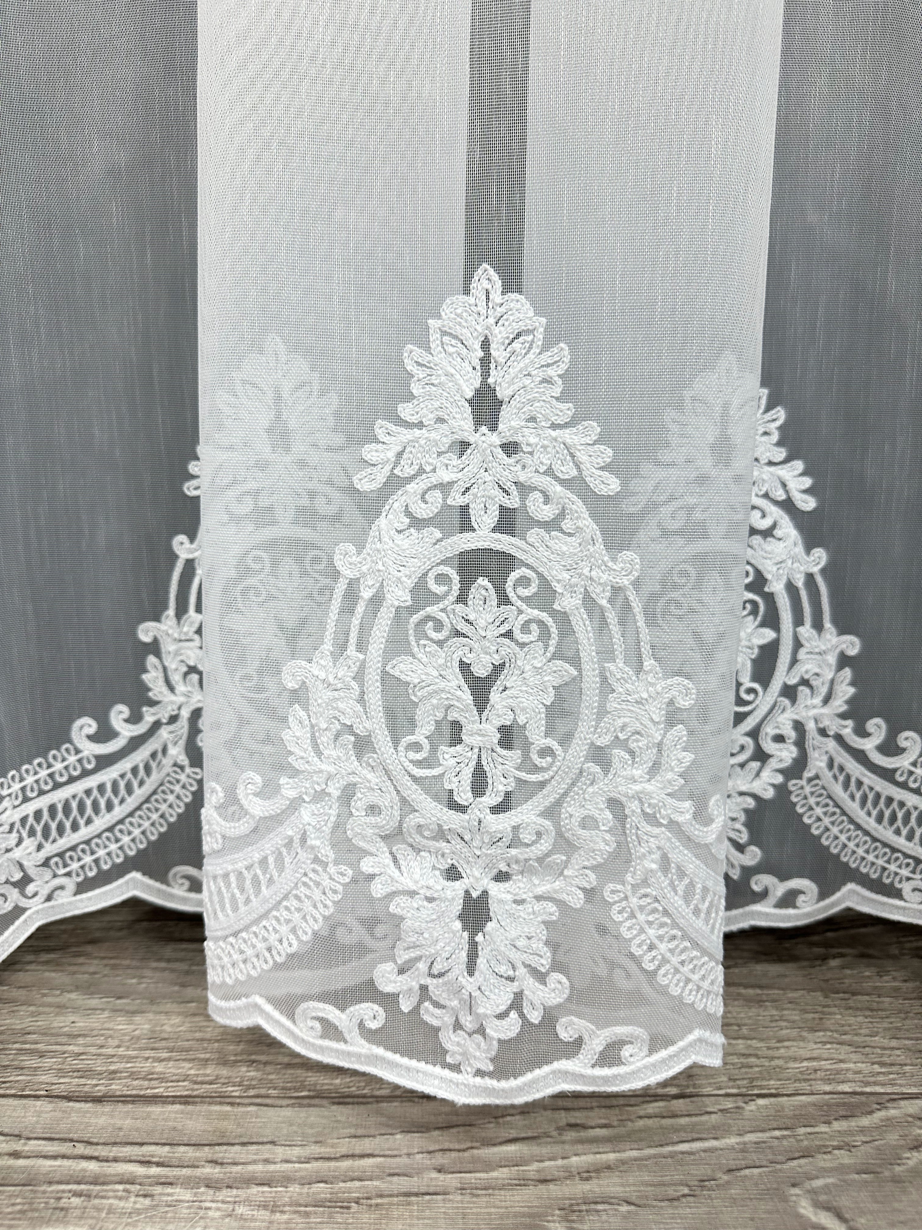 Bamboo-based tulle with beautiful embroidery, white color