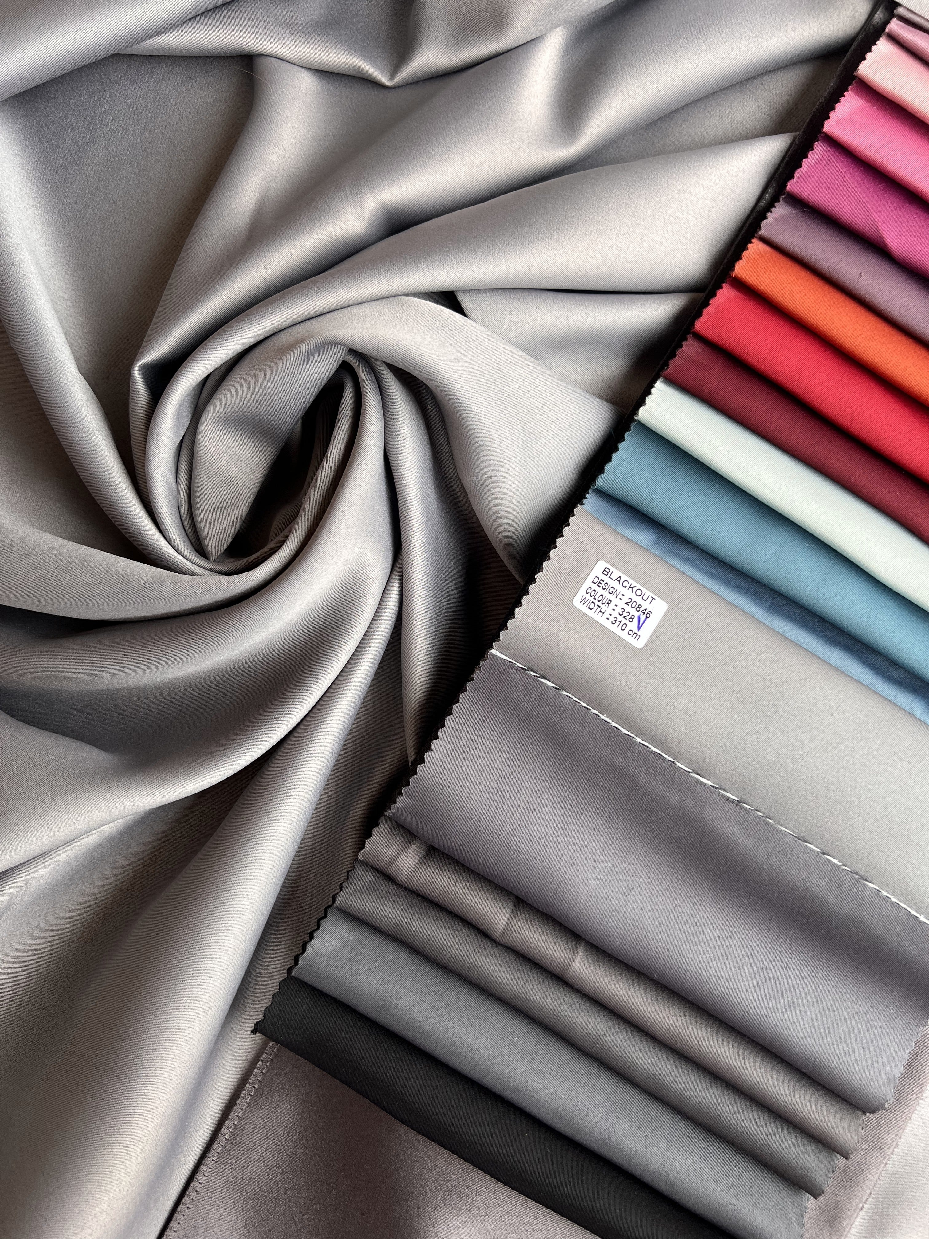 Monochrome "Blackout" curtain, gray color