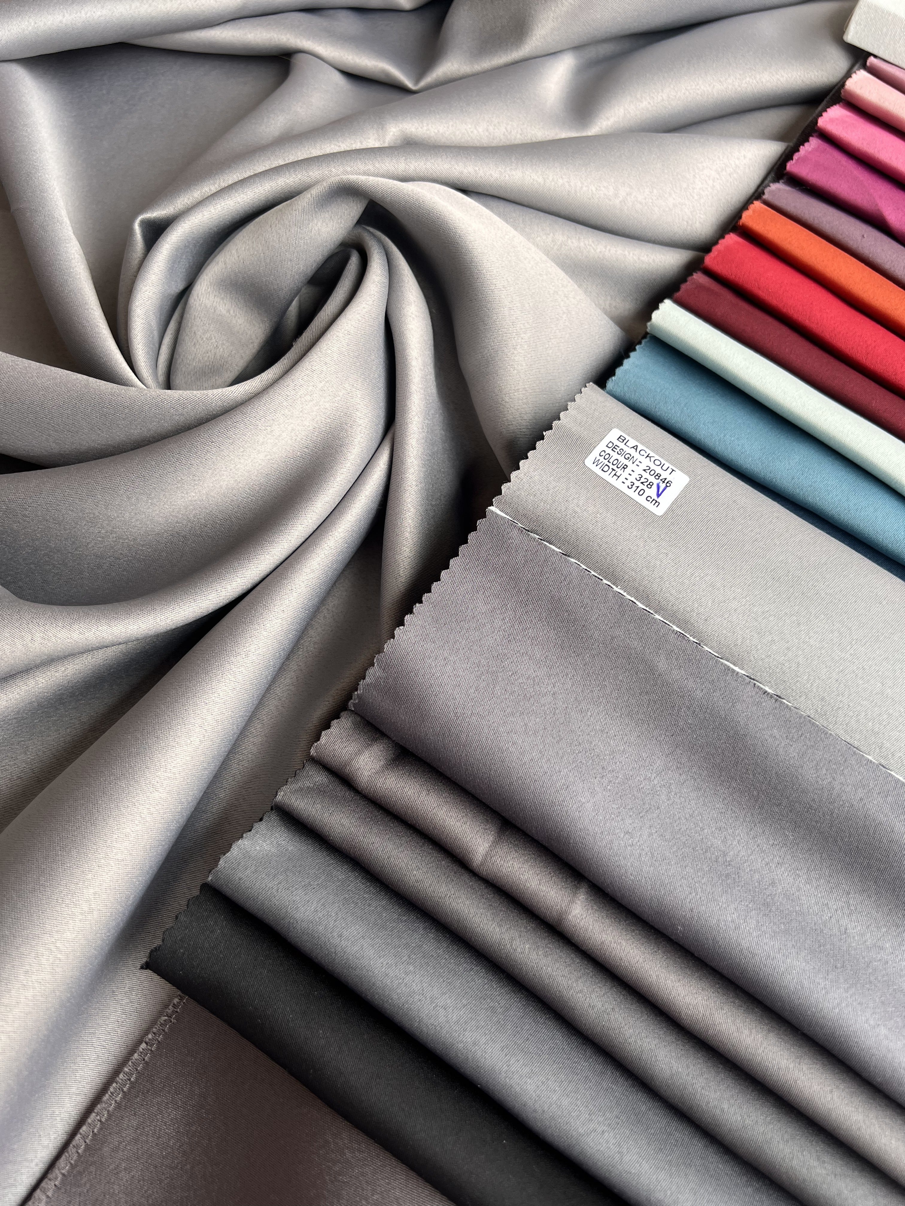 Monochrome "Blackout" curtain, gray color