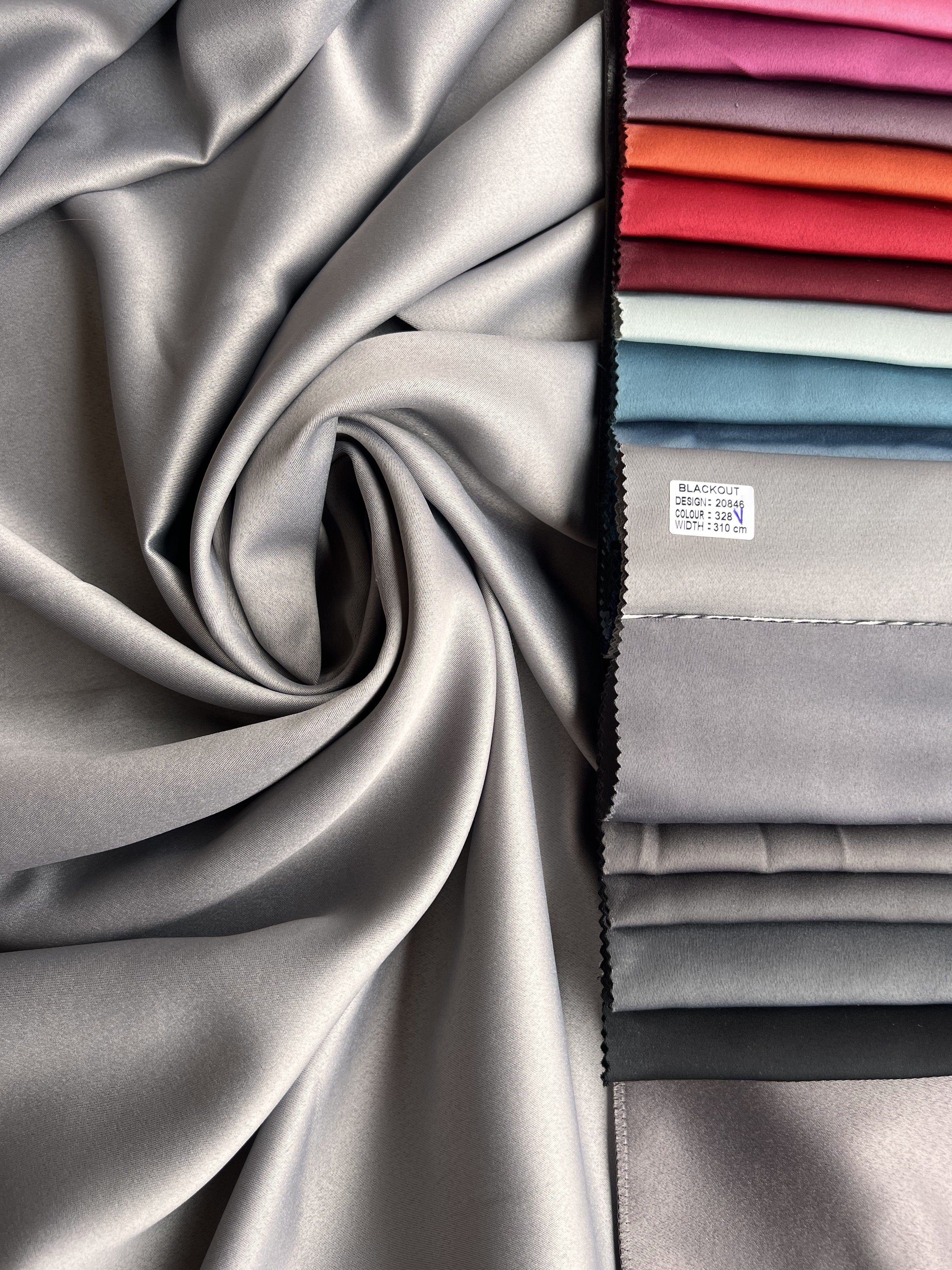 Monochrome "Blackout" curtain, gray color