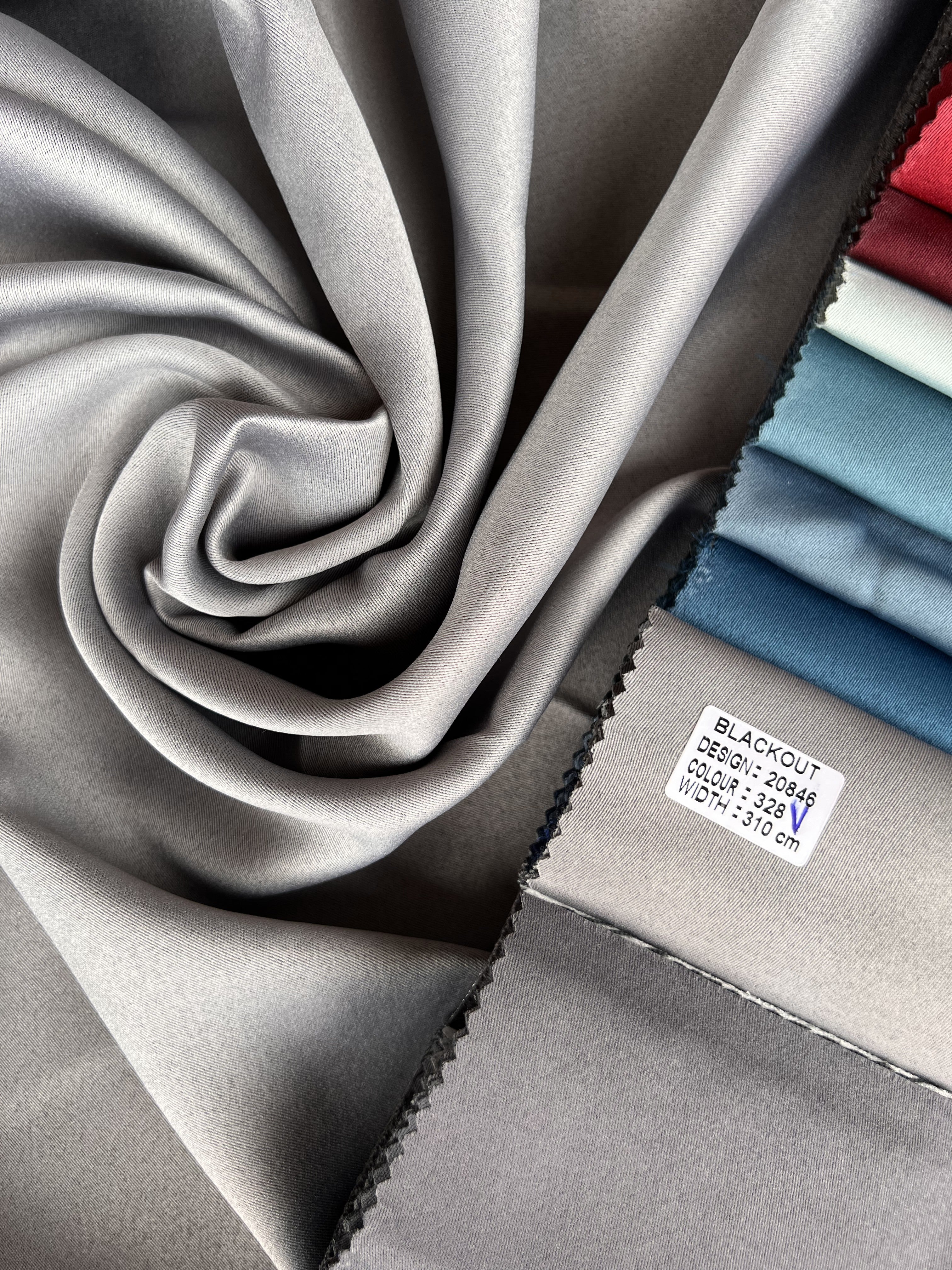 Monochrome "Blackout" curtain, gray color