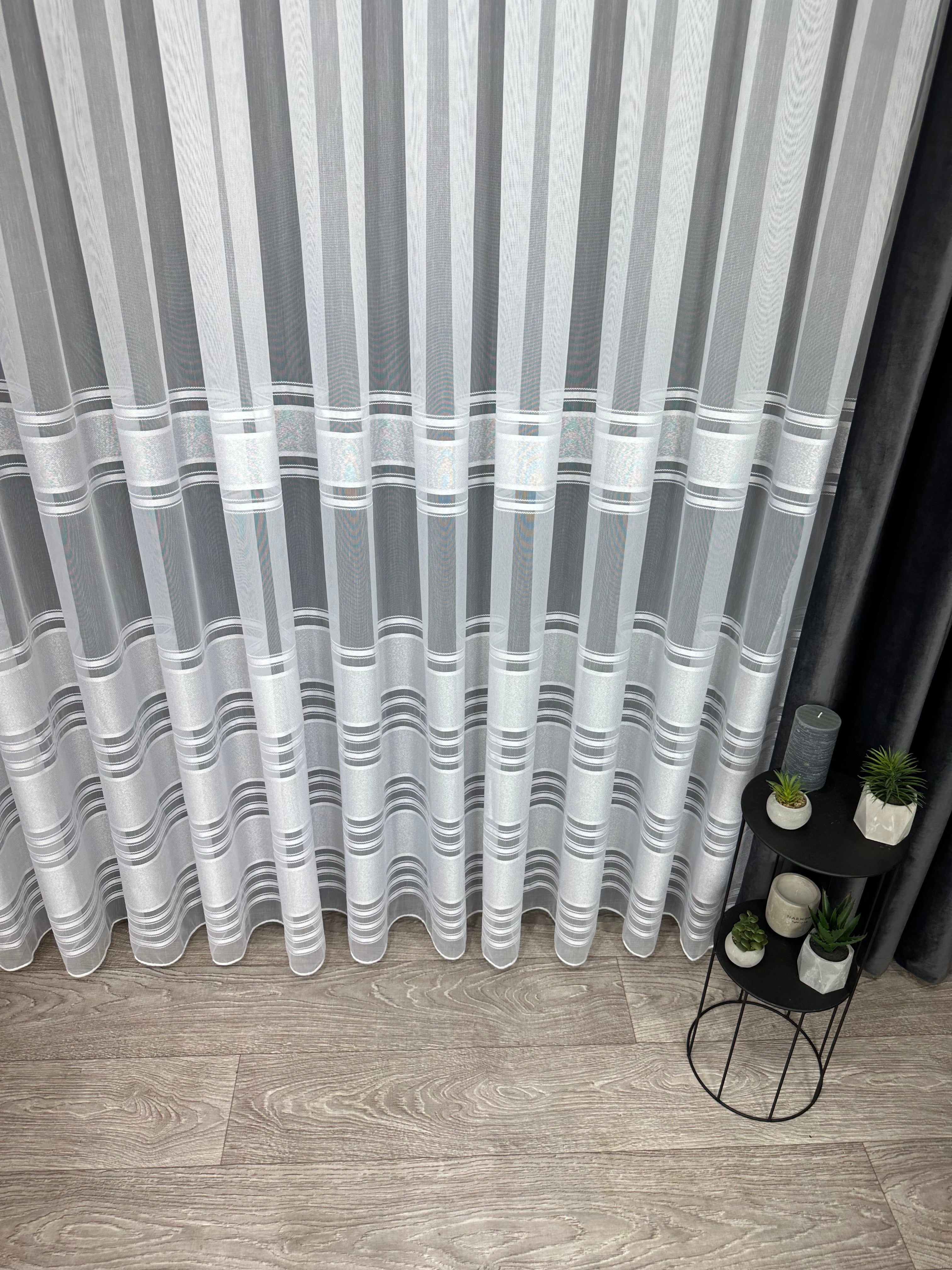 Bamboo-based sheer curtain with stripes, white color