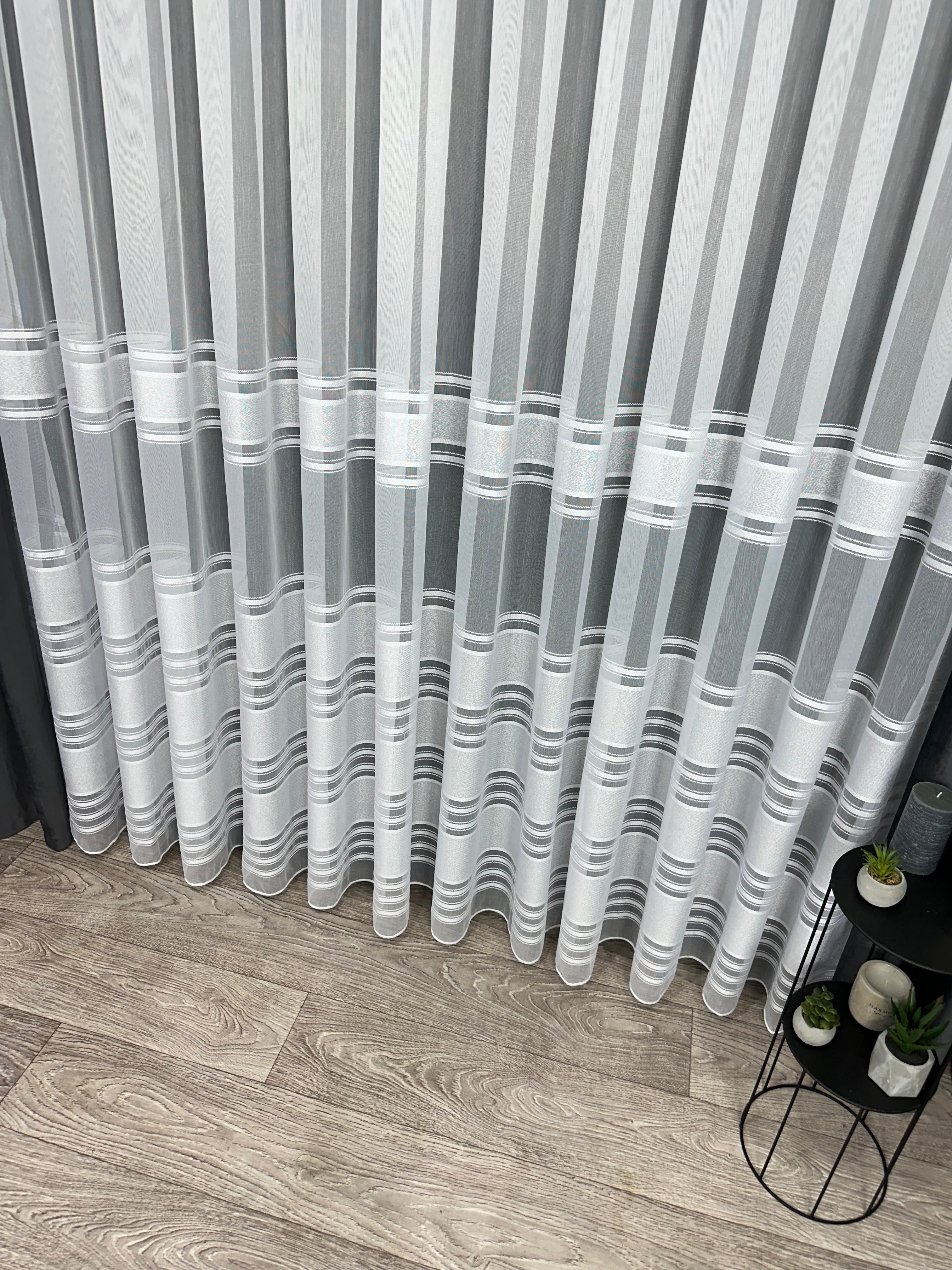 Bamboo-based sheer curtain with stripes, white color