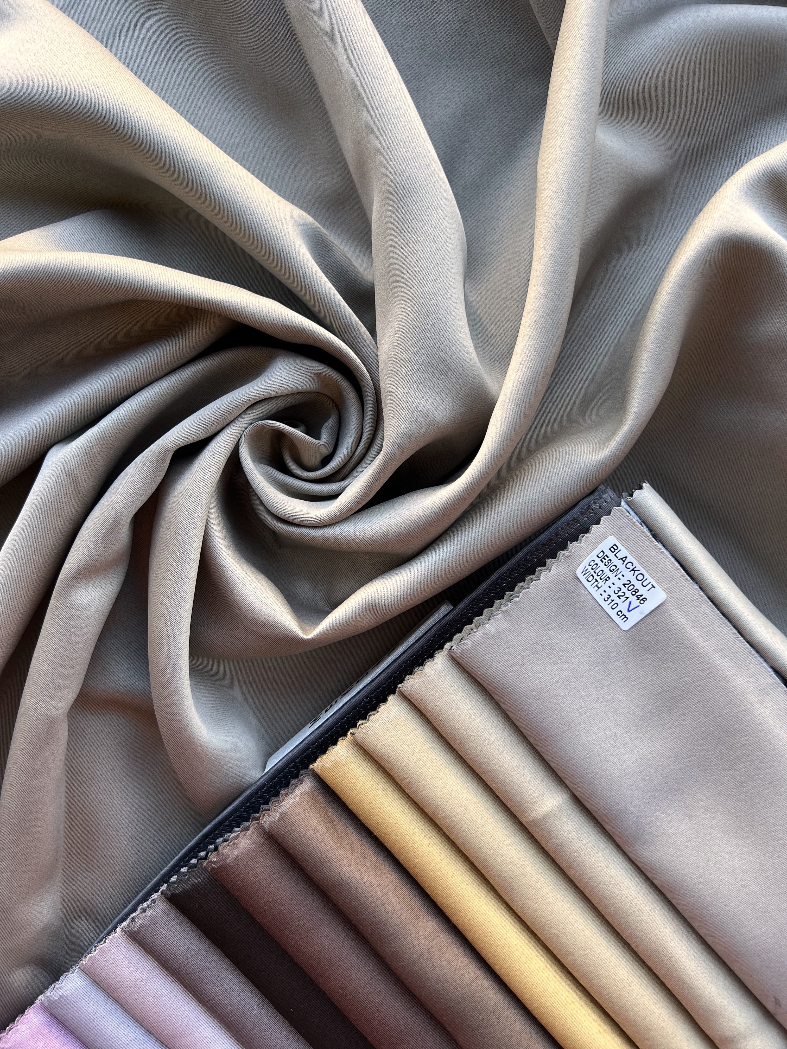 Monochrome "Blackout" curtain, cappuccino color