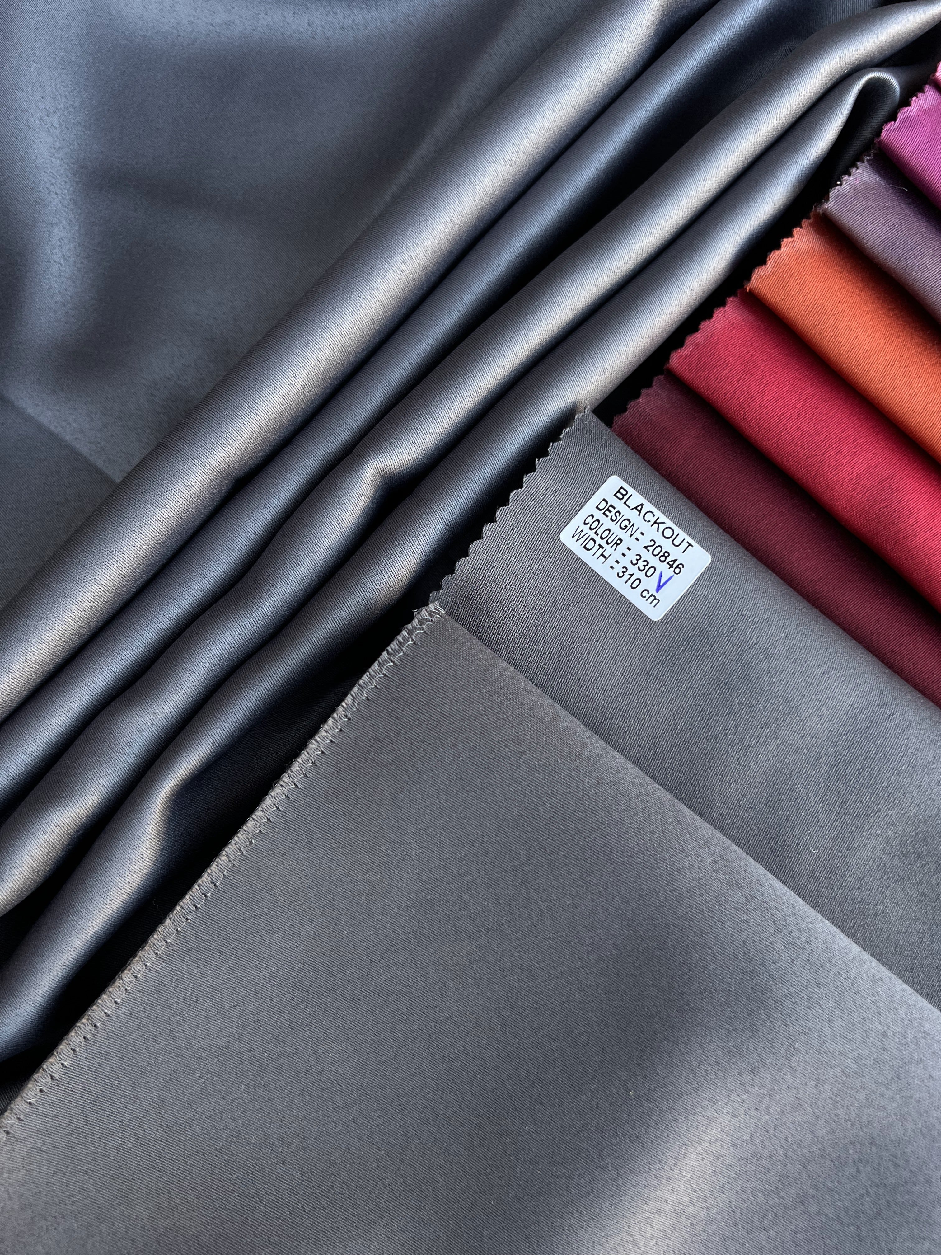 Monochrome "Blackout" curtain, dark gray color