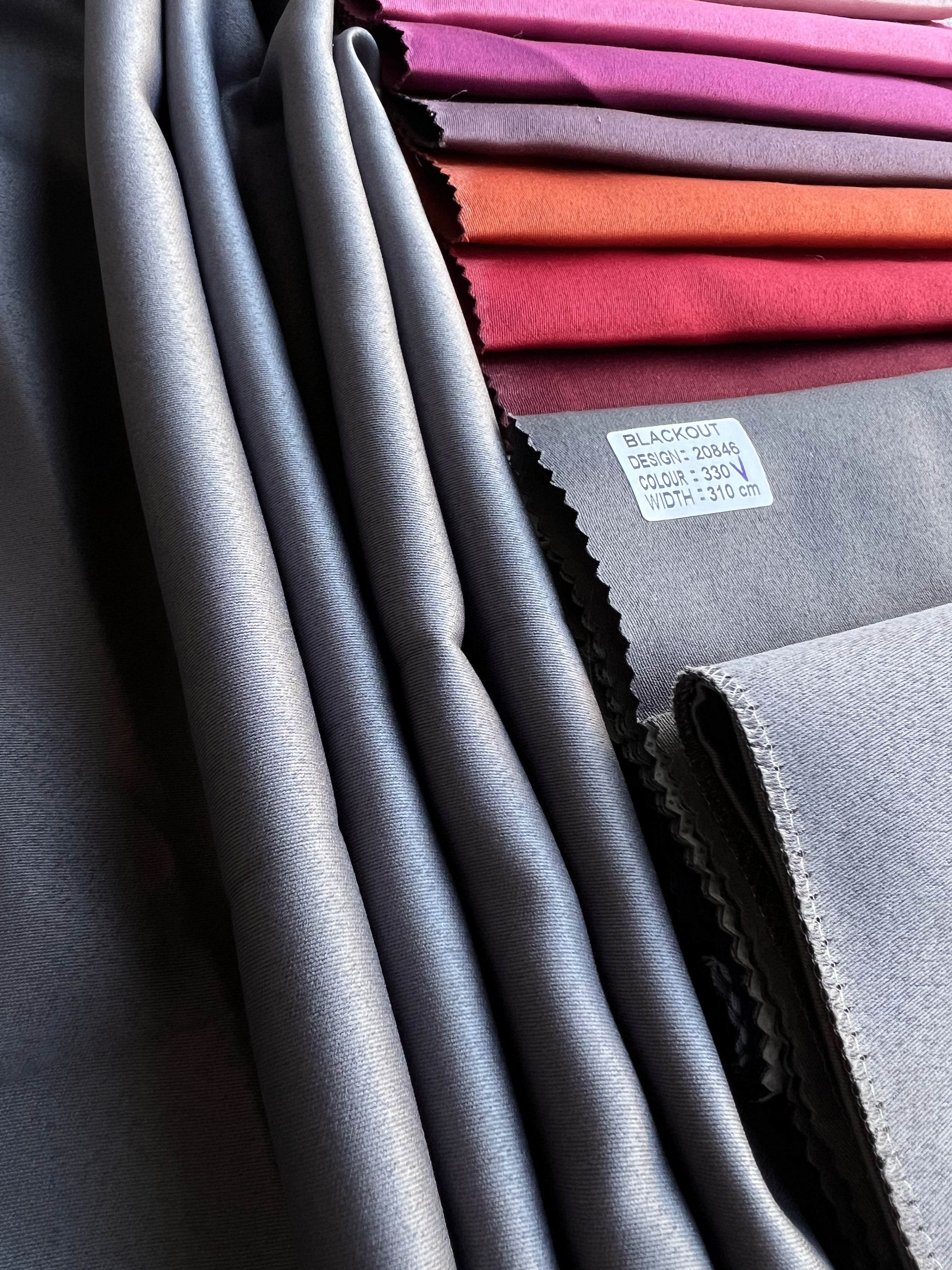 Monochrome "Blackout" curtain, dark gray color