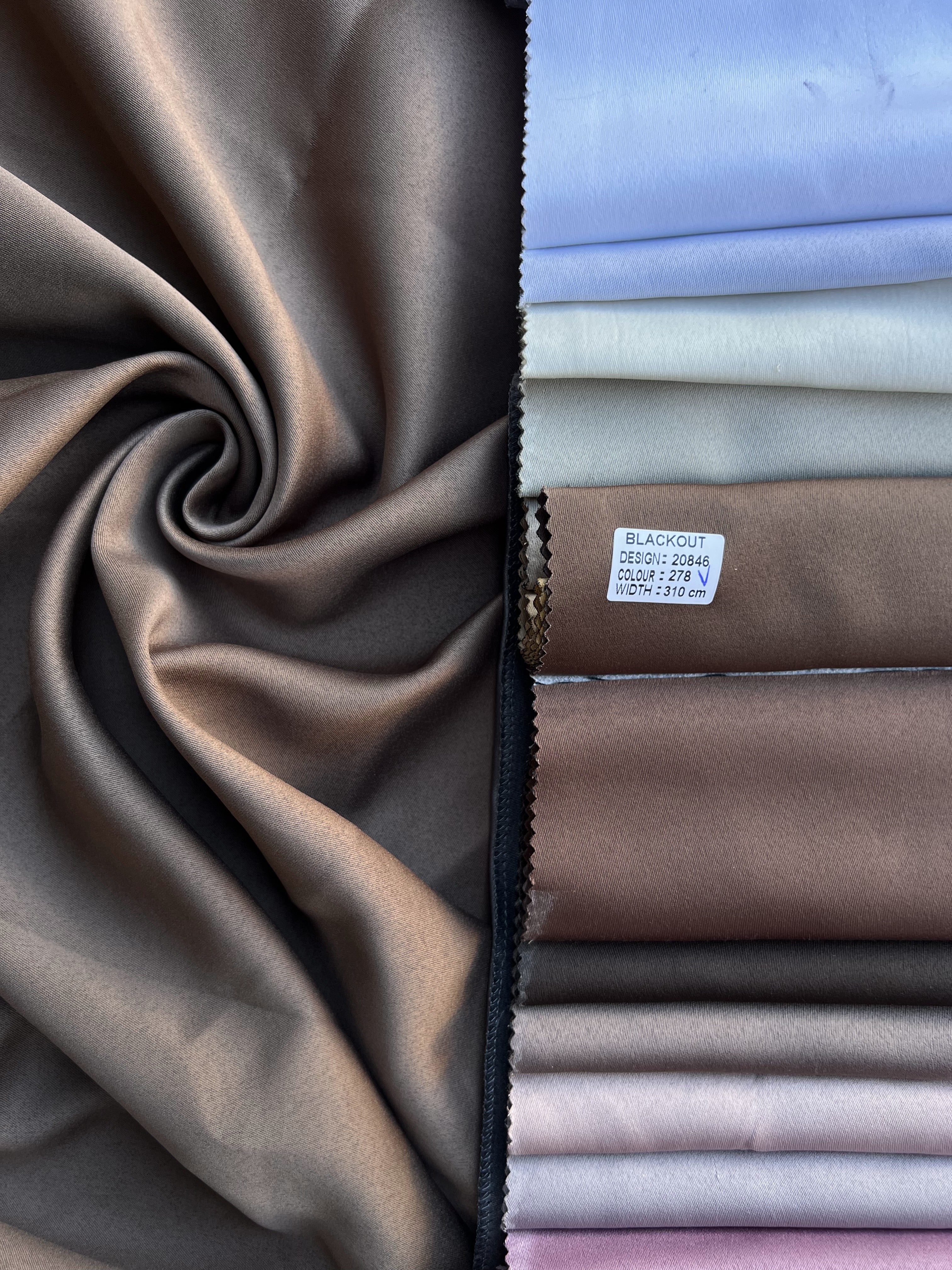 Monochrome "Blackout" curtain, light brown color