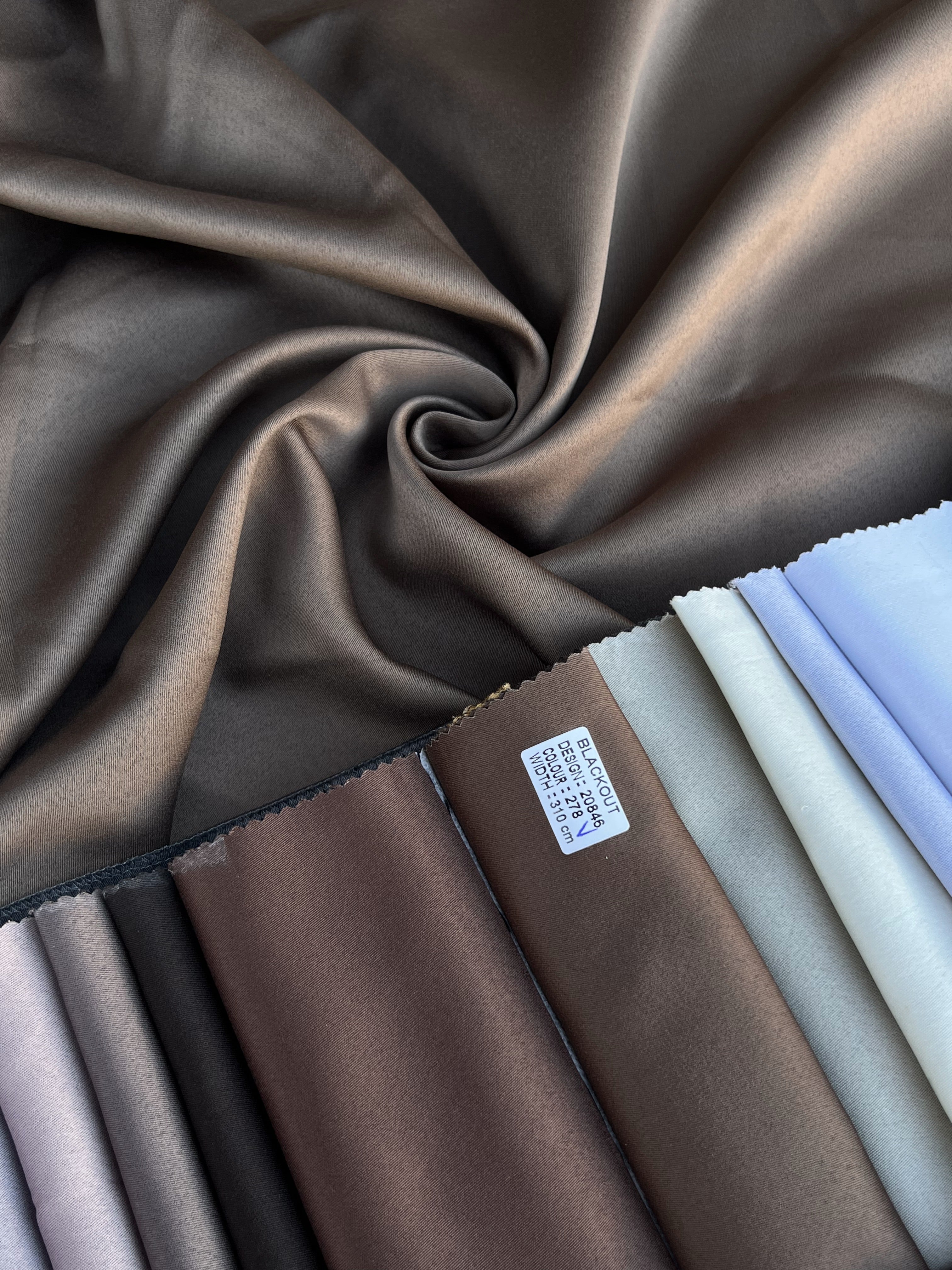 Monochrome "Blackout" curtain, light brown color