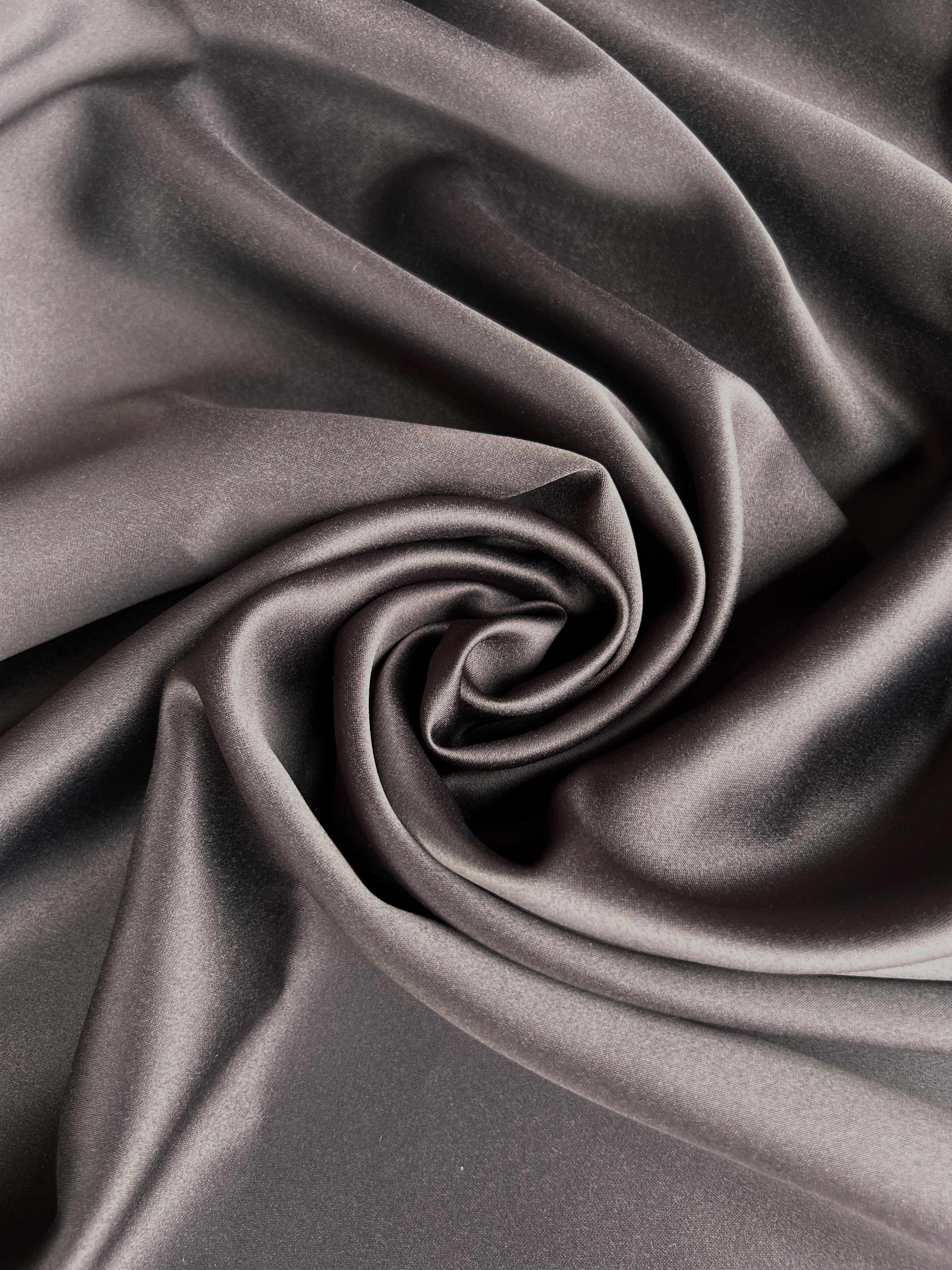 Monochrome "Blackout" curtain, black color