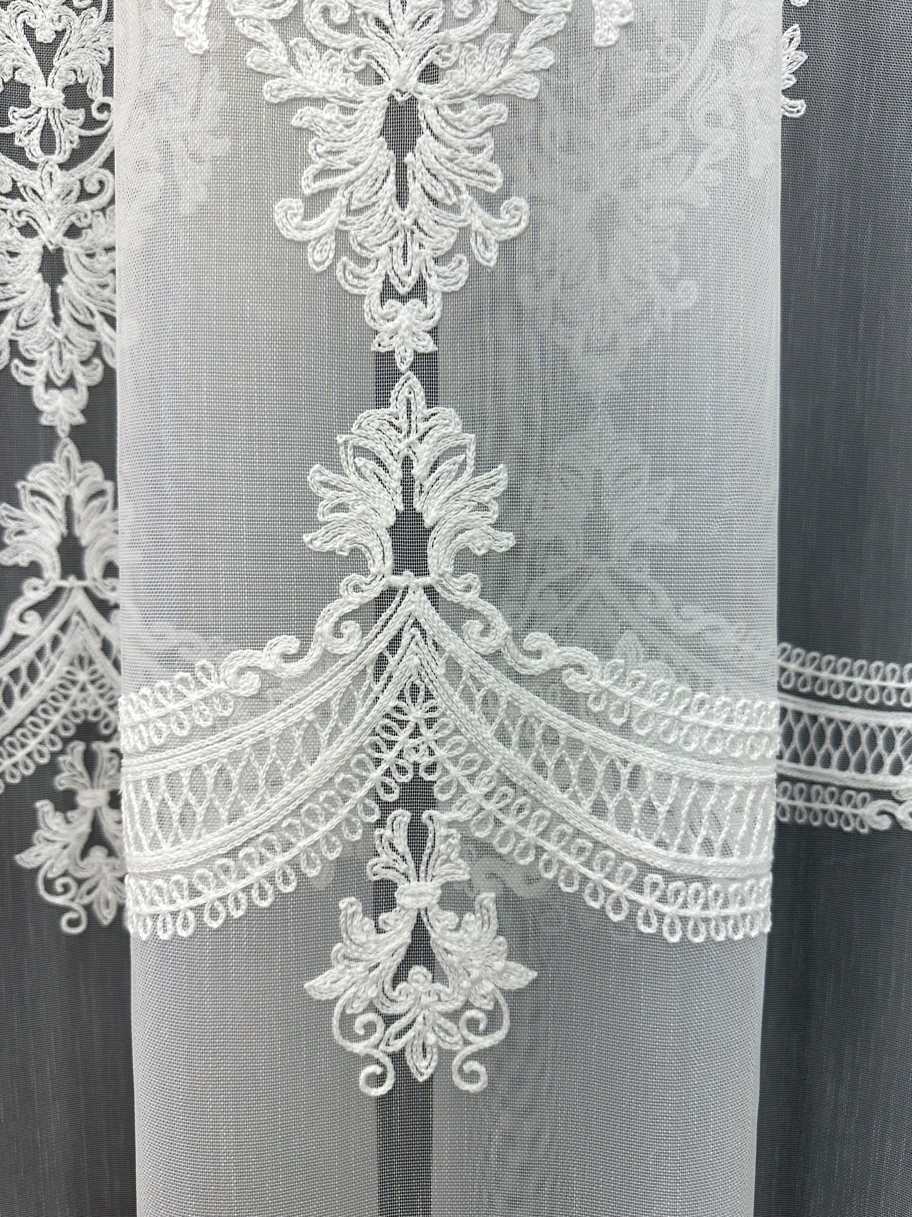 Bamboo-based tulle with beautiful embroidery, milk color