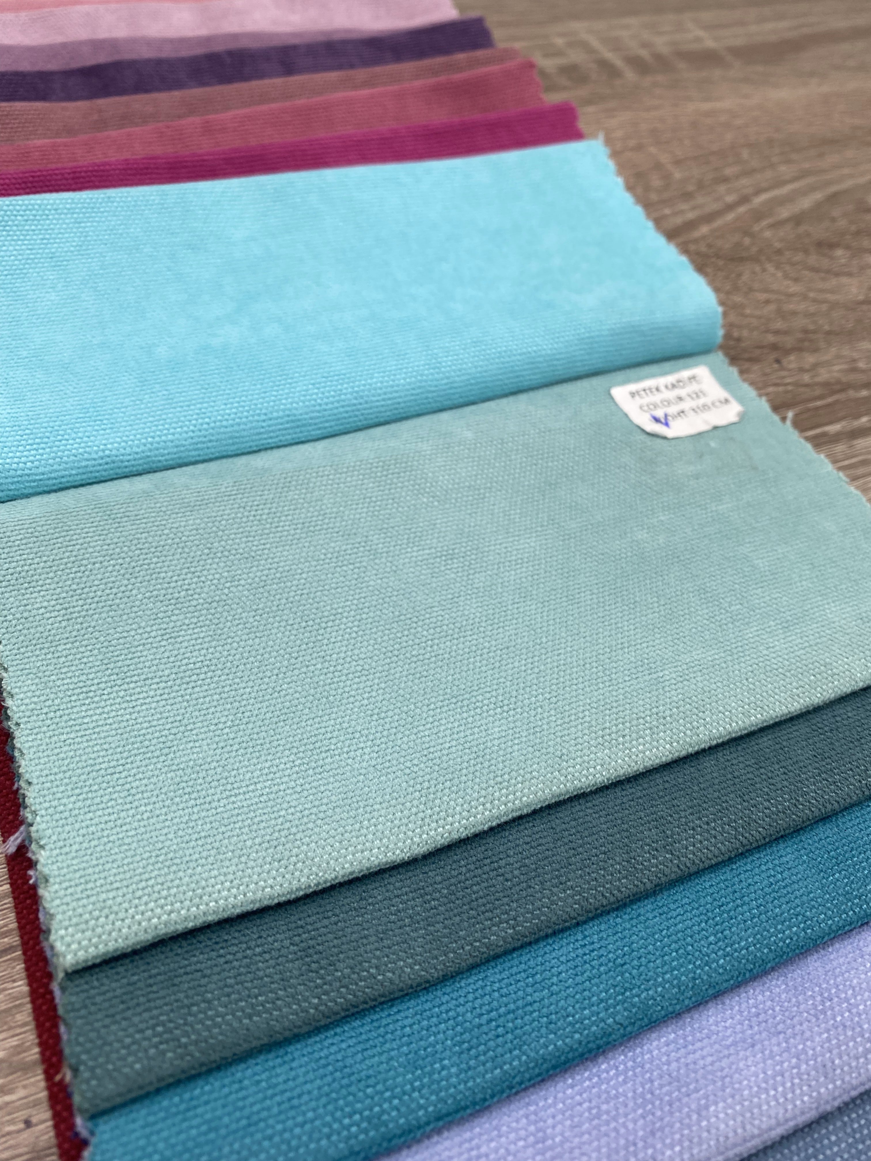 Plain microvelor curtain, mint color