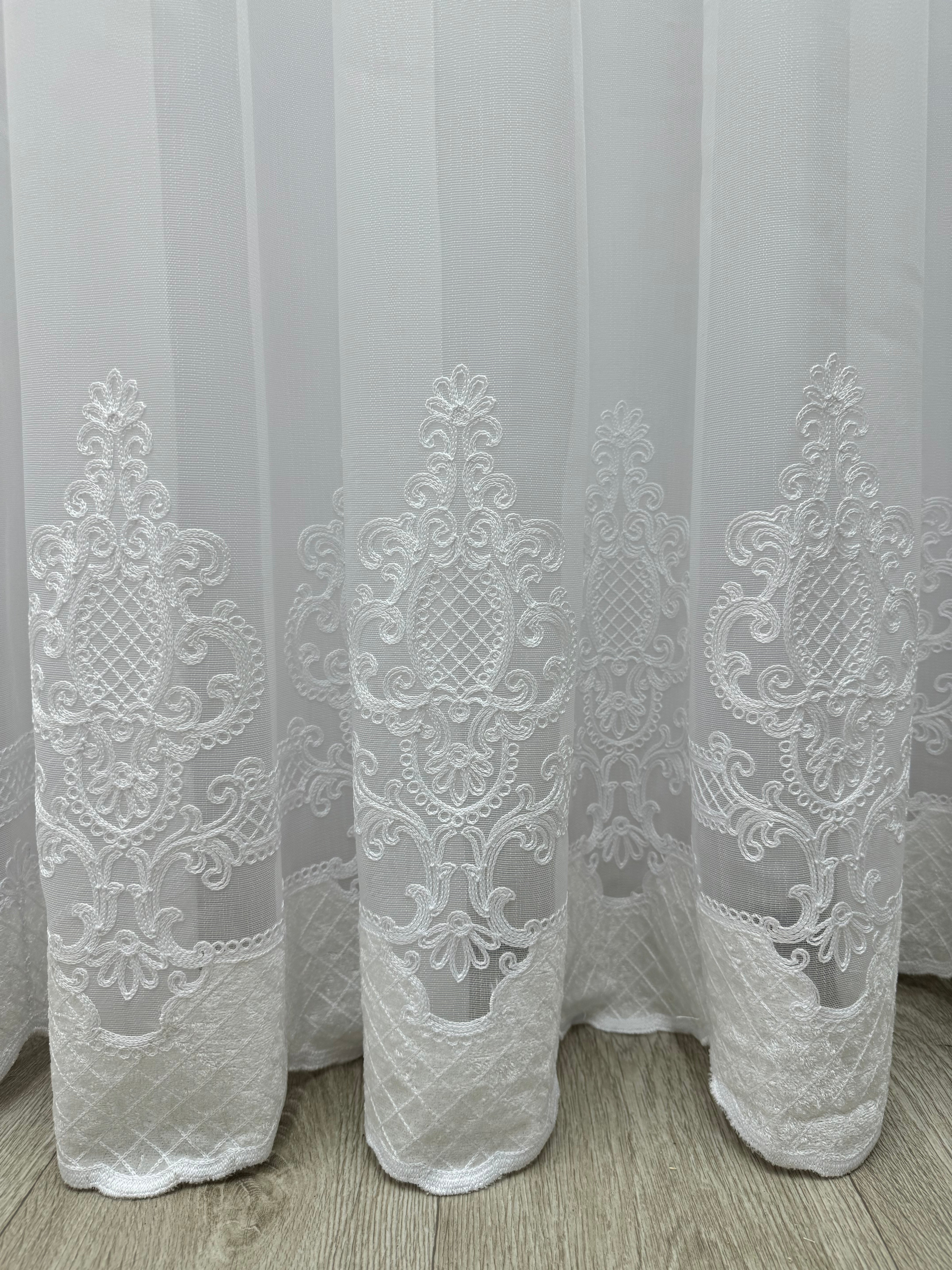 Bamboo-based tulle with velvet inserts, white color