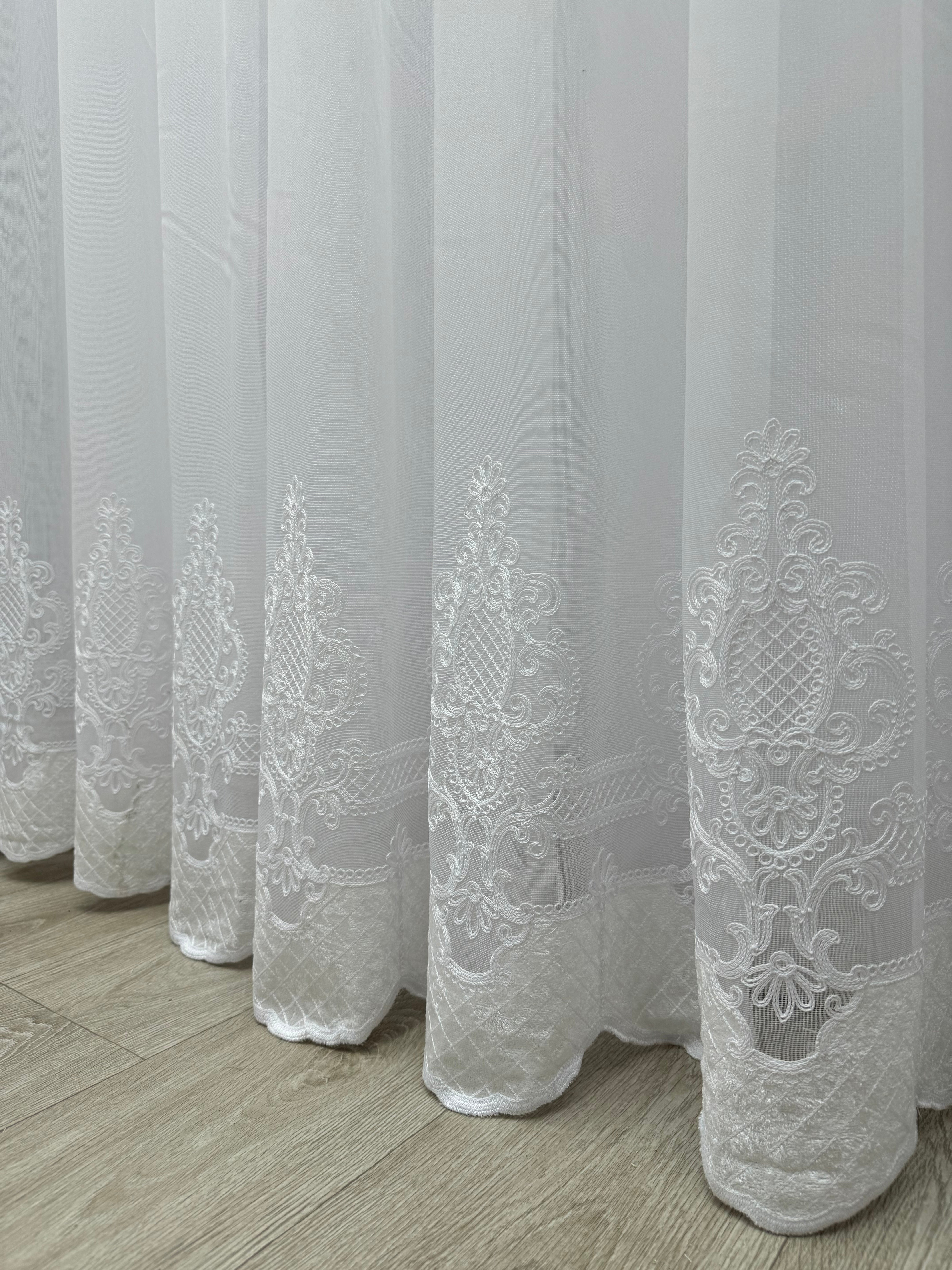 Bamboo-based tulle with velvet inserts, white color