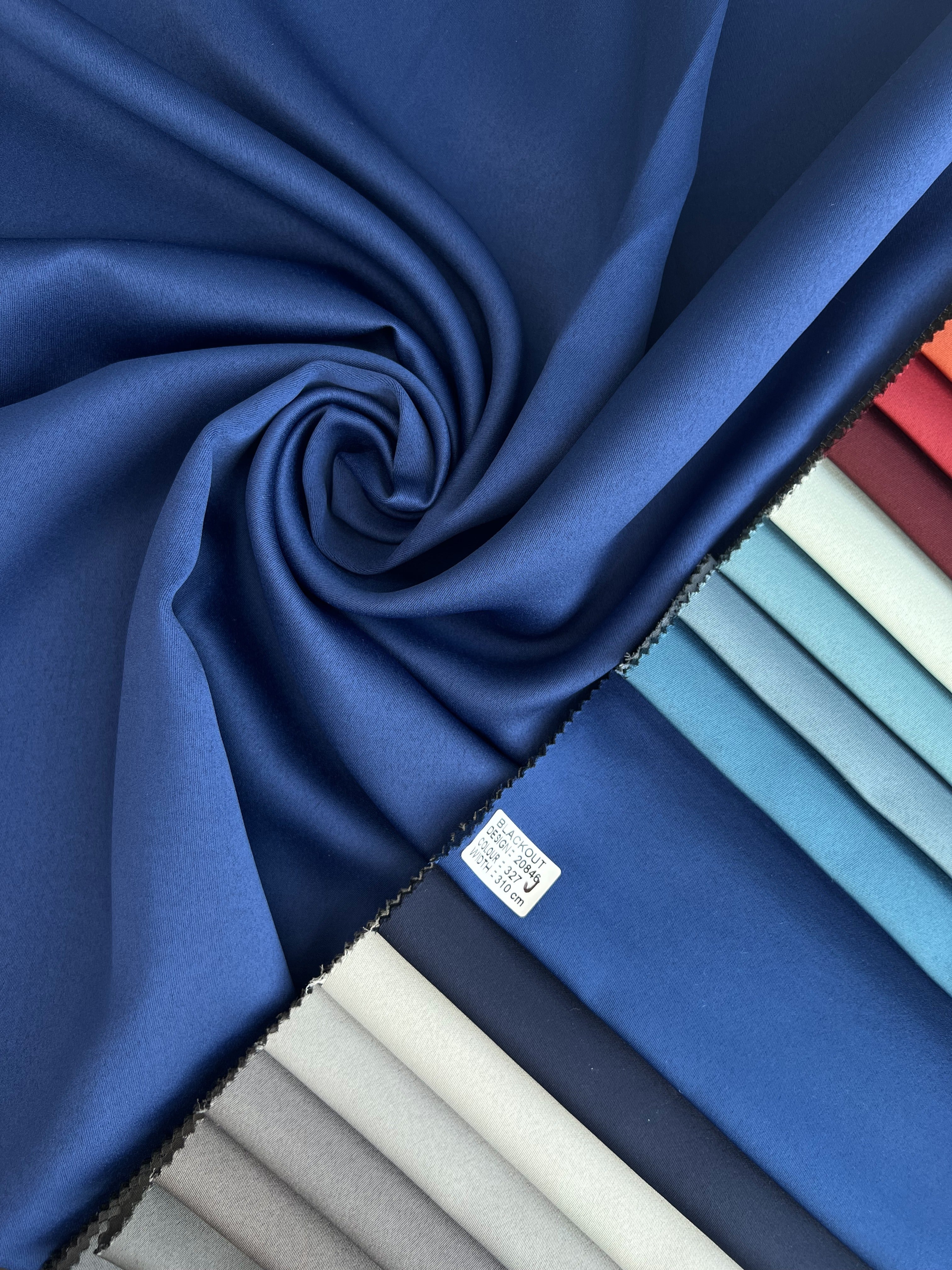 Monochrome "Blackout" curtain, dark blue color