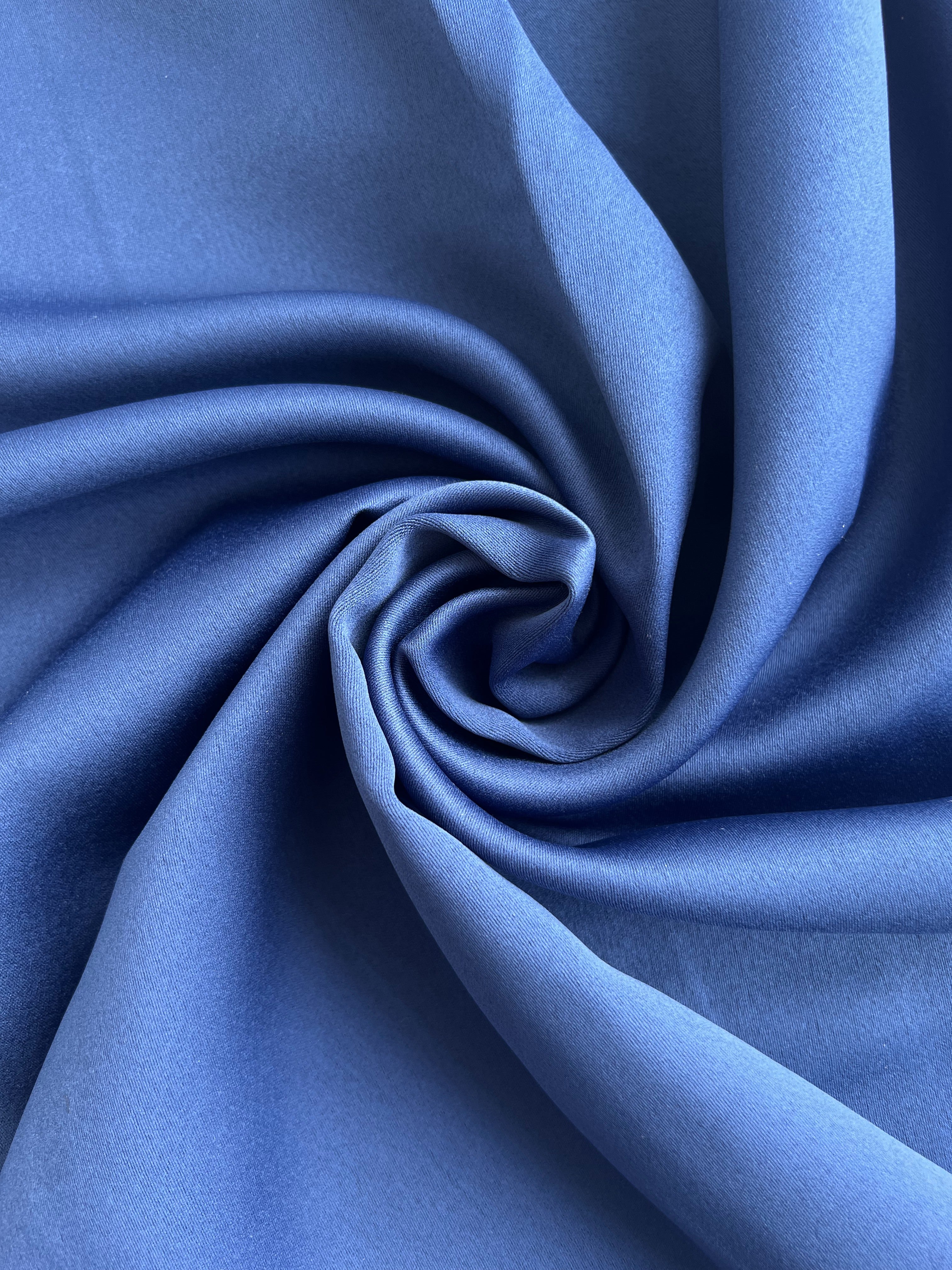 Monochrome "Blackout" curtain, dark blue color