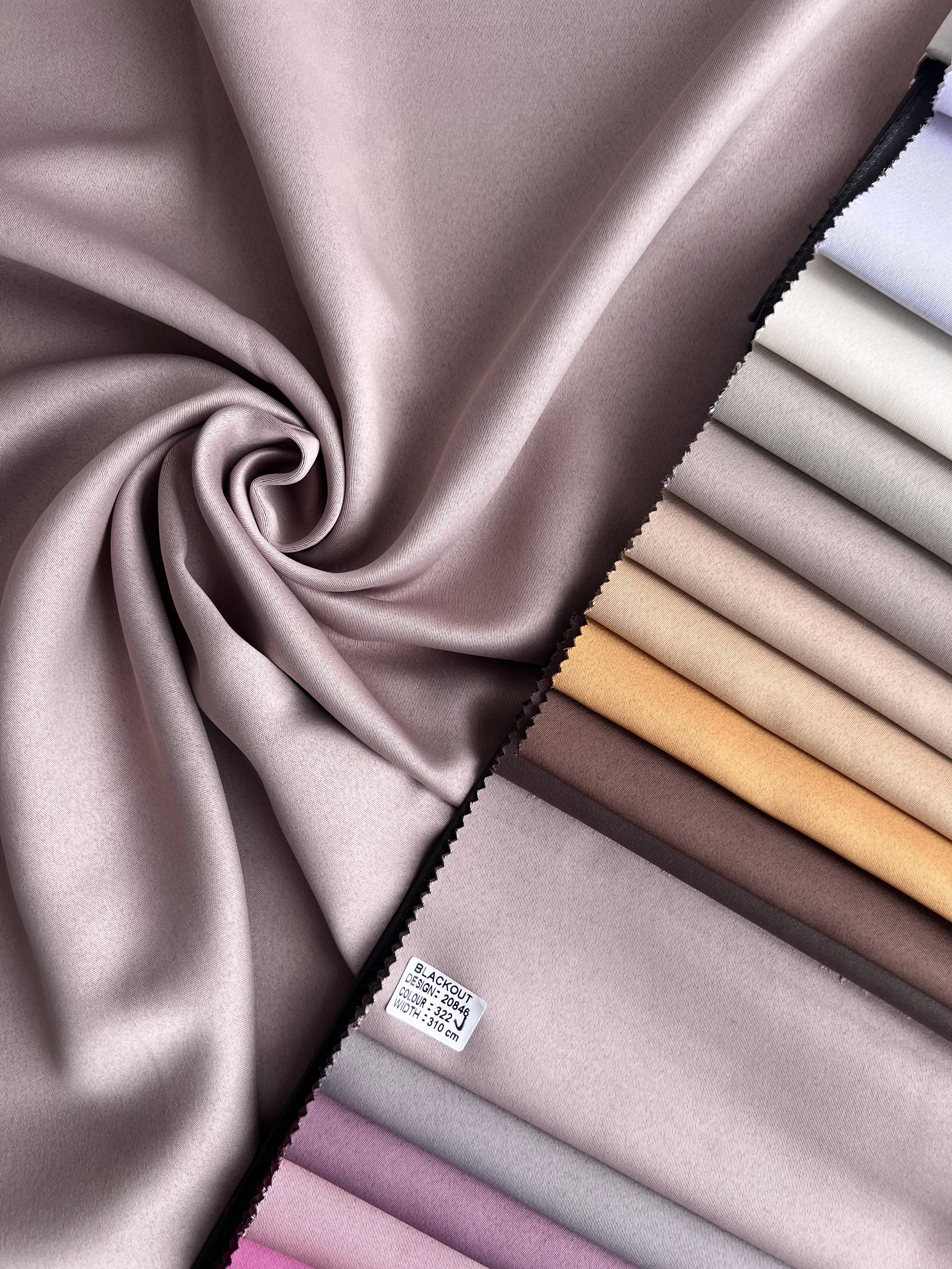 Monochrome "Blackout" curtain, light lavender color