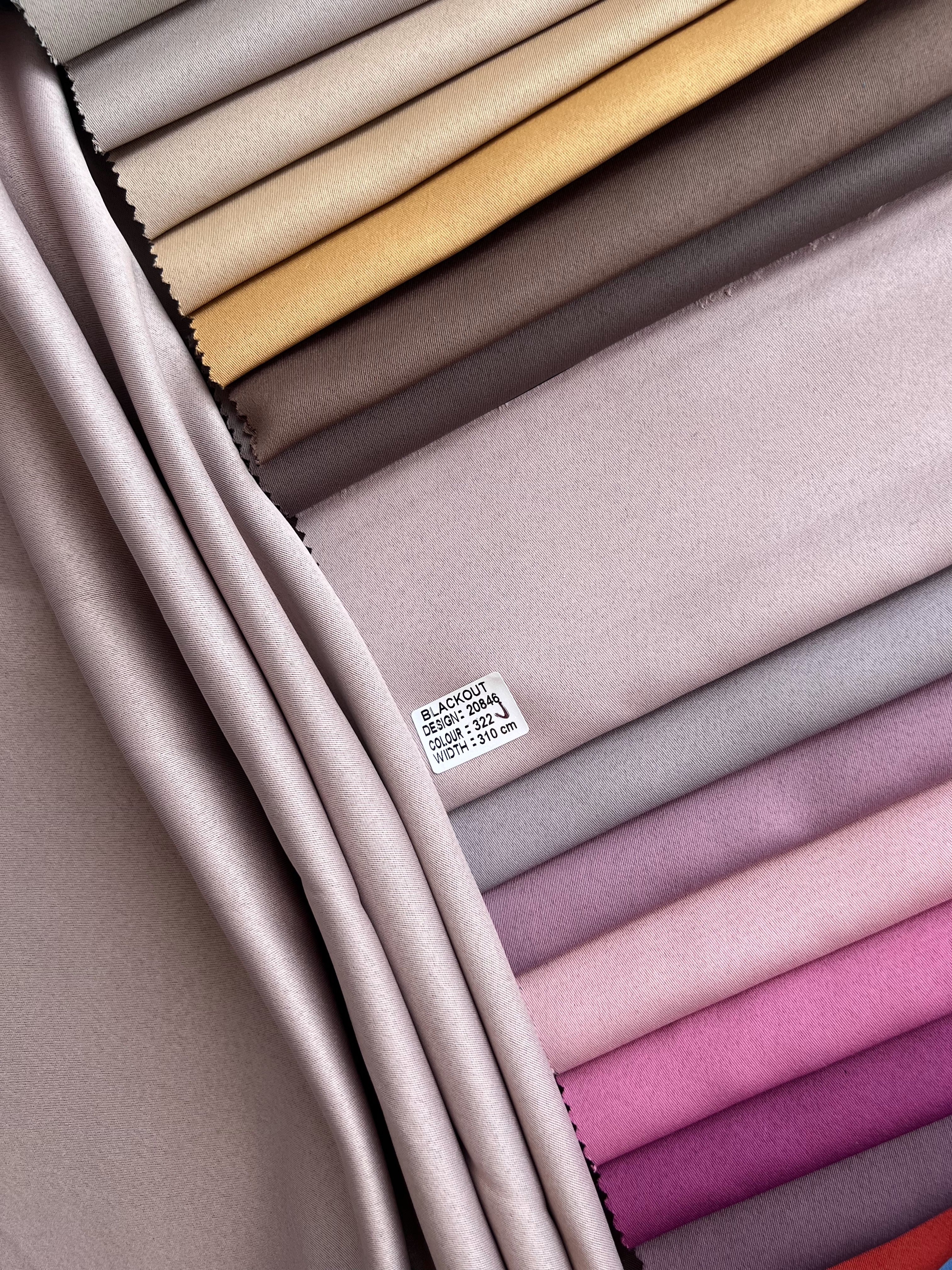 Monochrome "Blackout" curtain, light lavender color