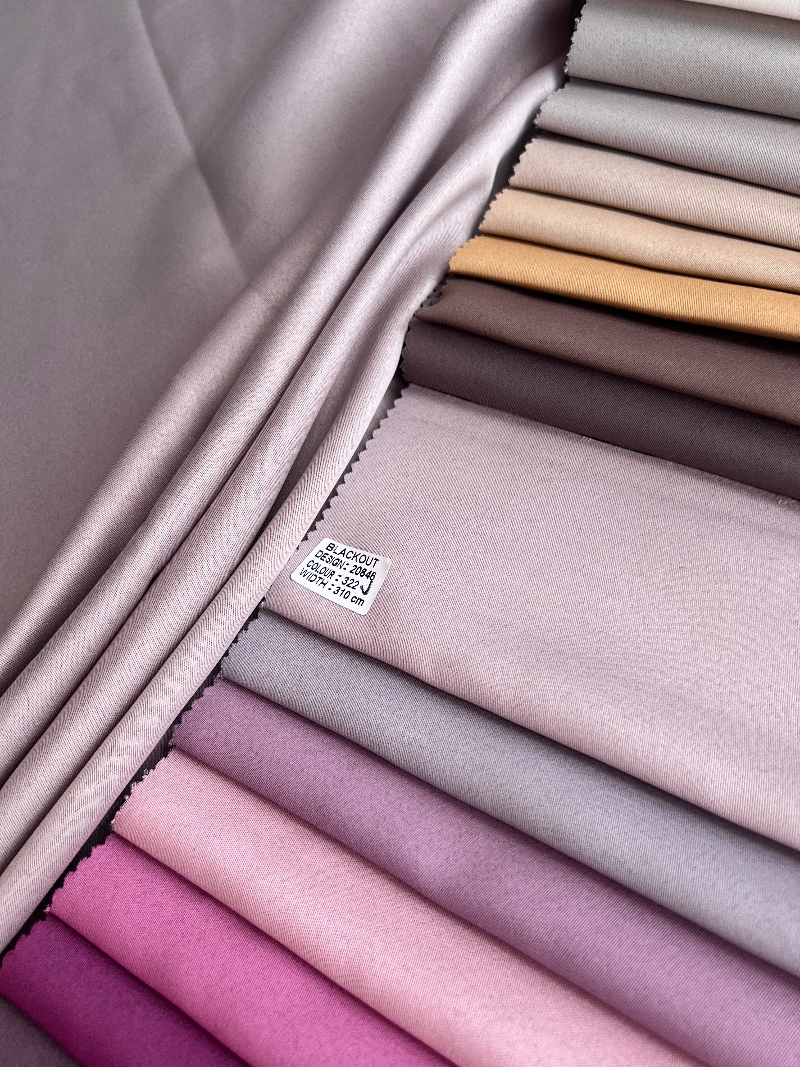 Monochrome "Blackout" curtain, light lavender color