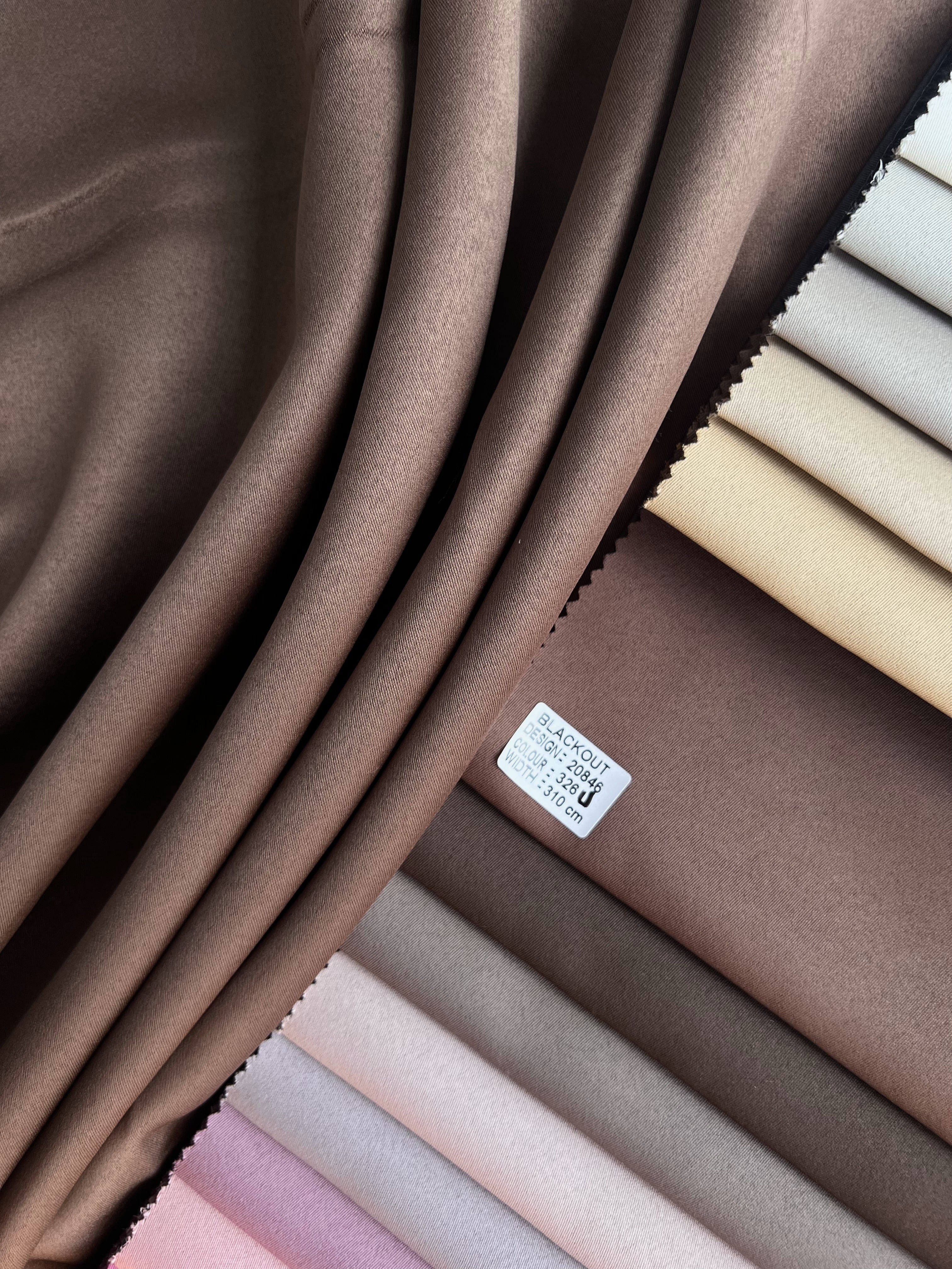 Monochrome "Blackout" curtain, brown color