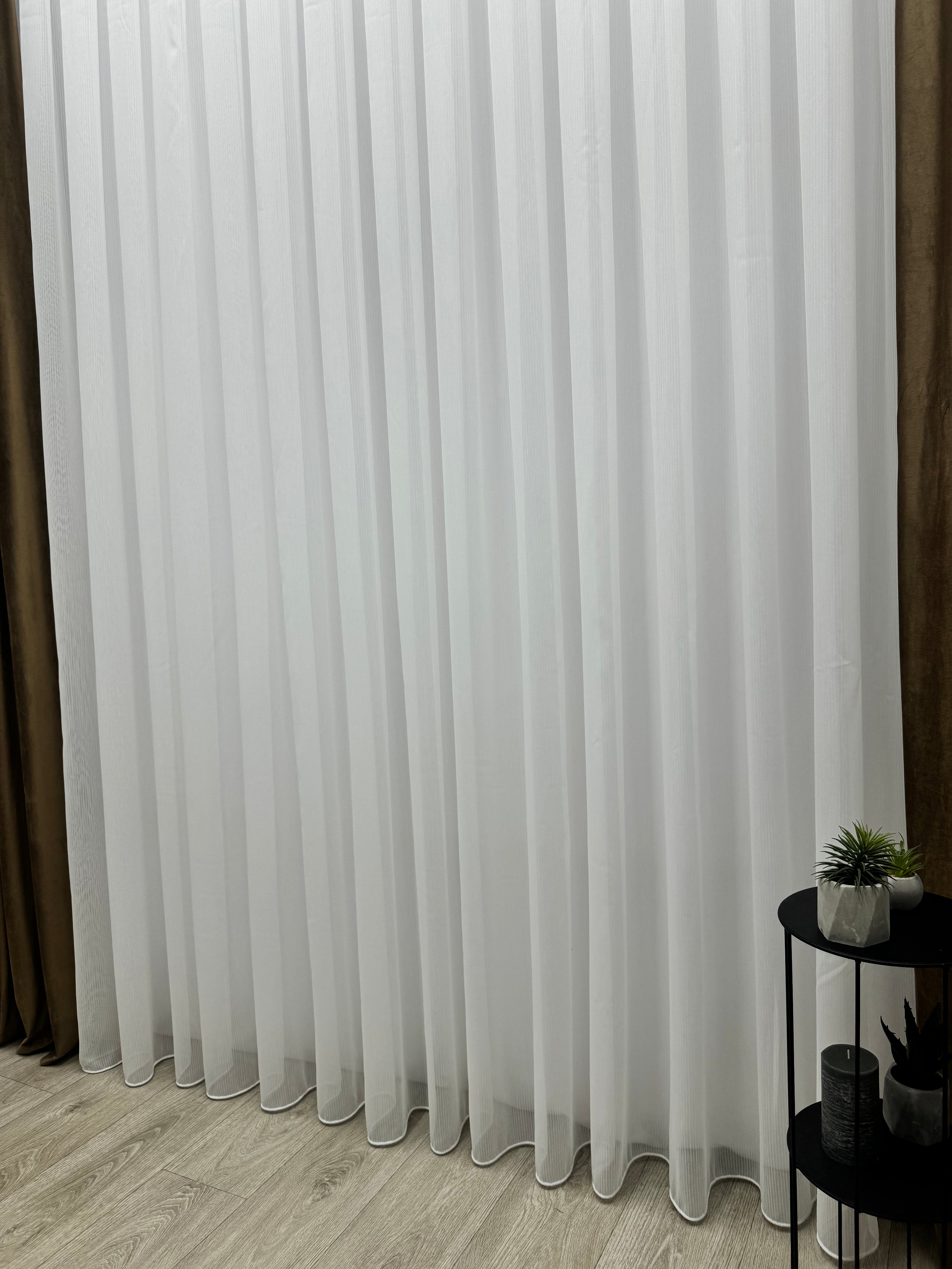 Plain sheer curtain “ Braid ” on a bamboo base, milk color