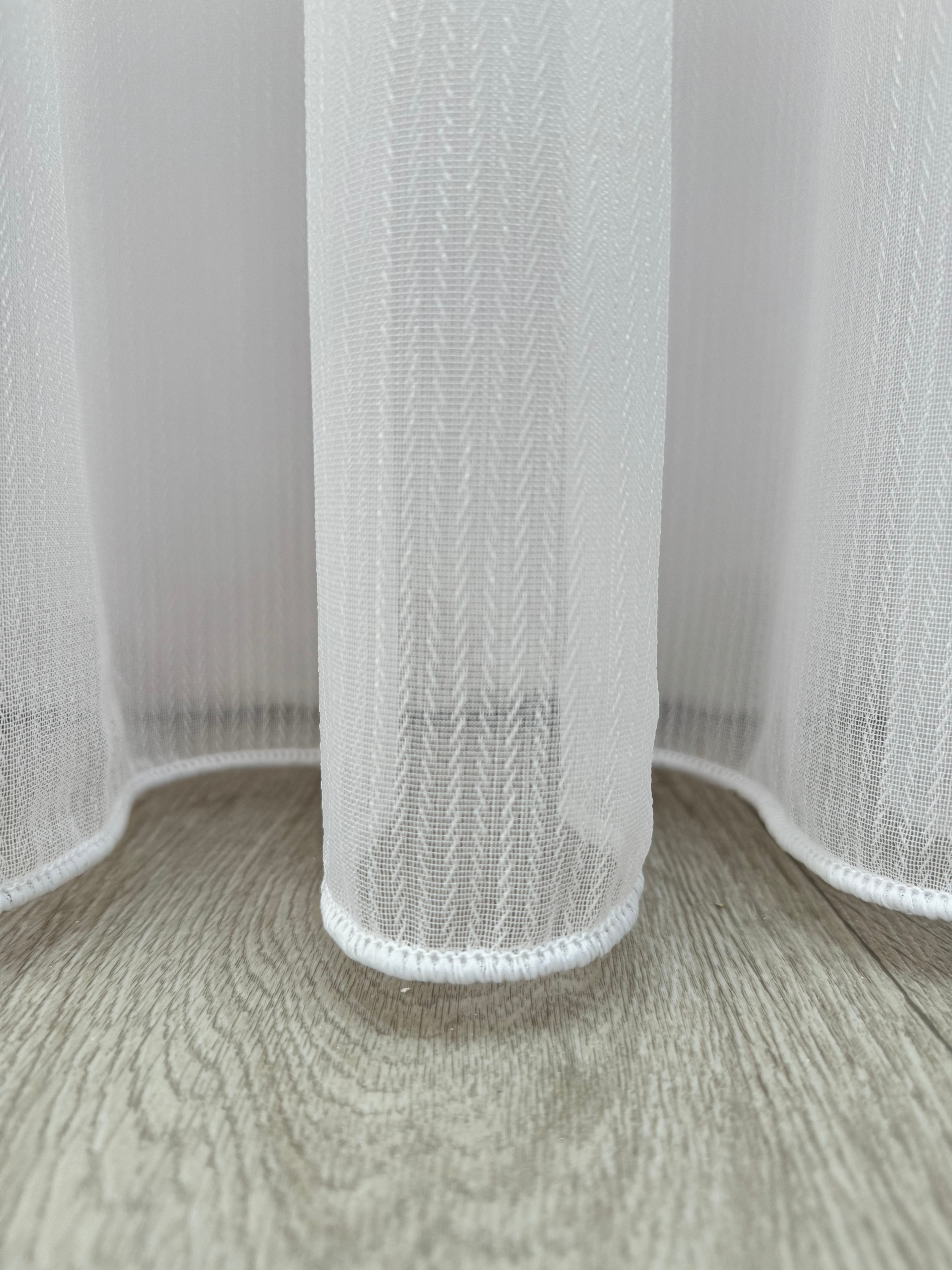 Plain sheer curtain “ Braid ” on a bamboo base, white color