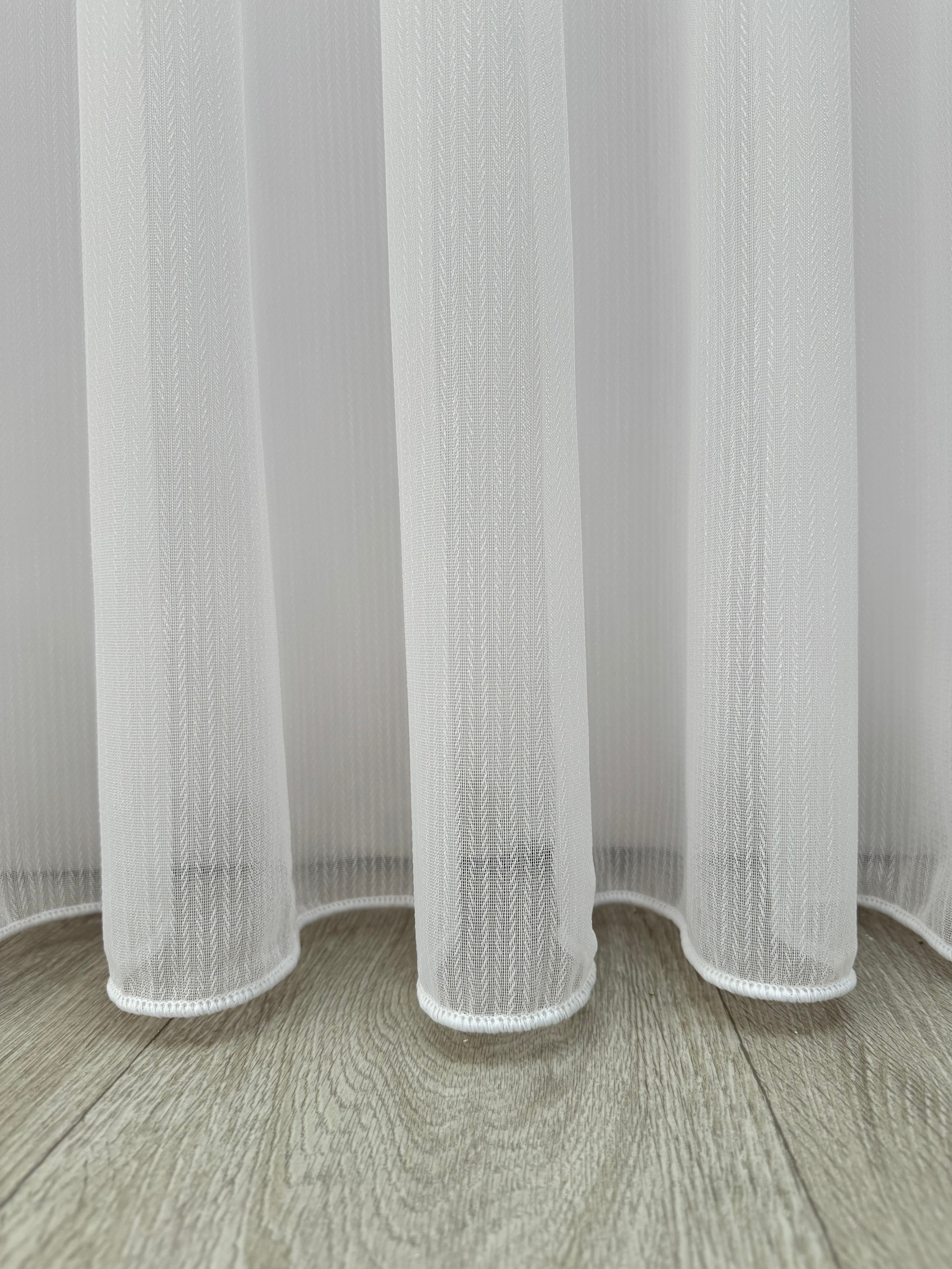 Plain sheer curtain “ Braid ” on a bamboo base, white color