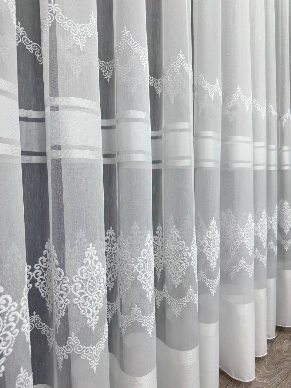 Bamboo-based tulle with stripes and embroidery, white color