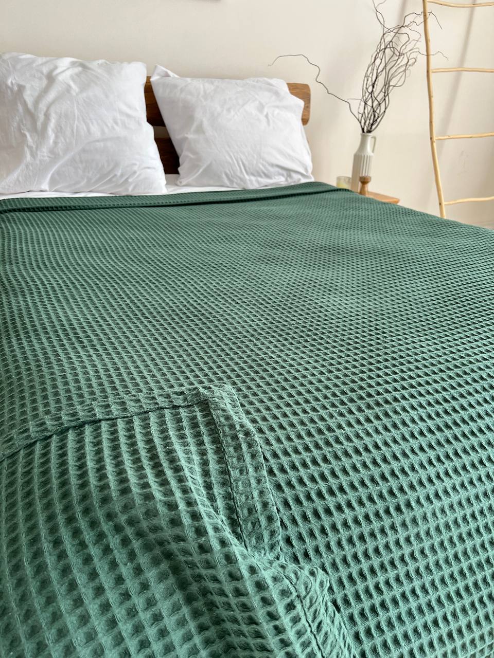 Waffle bedspread, 100% cotton, emerald green color
