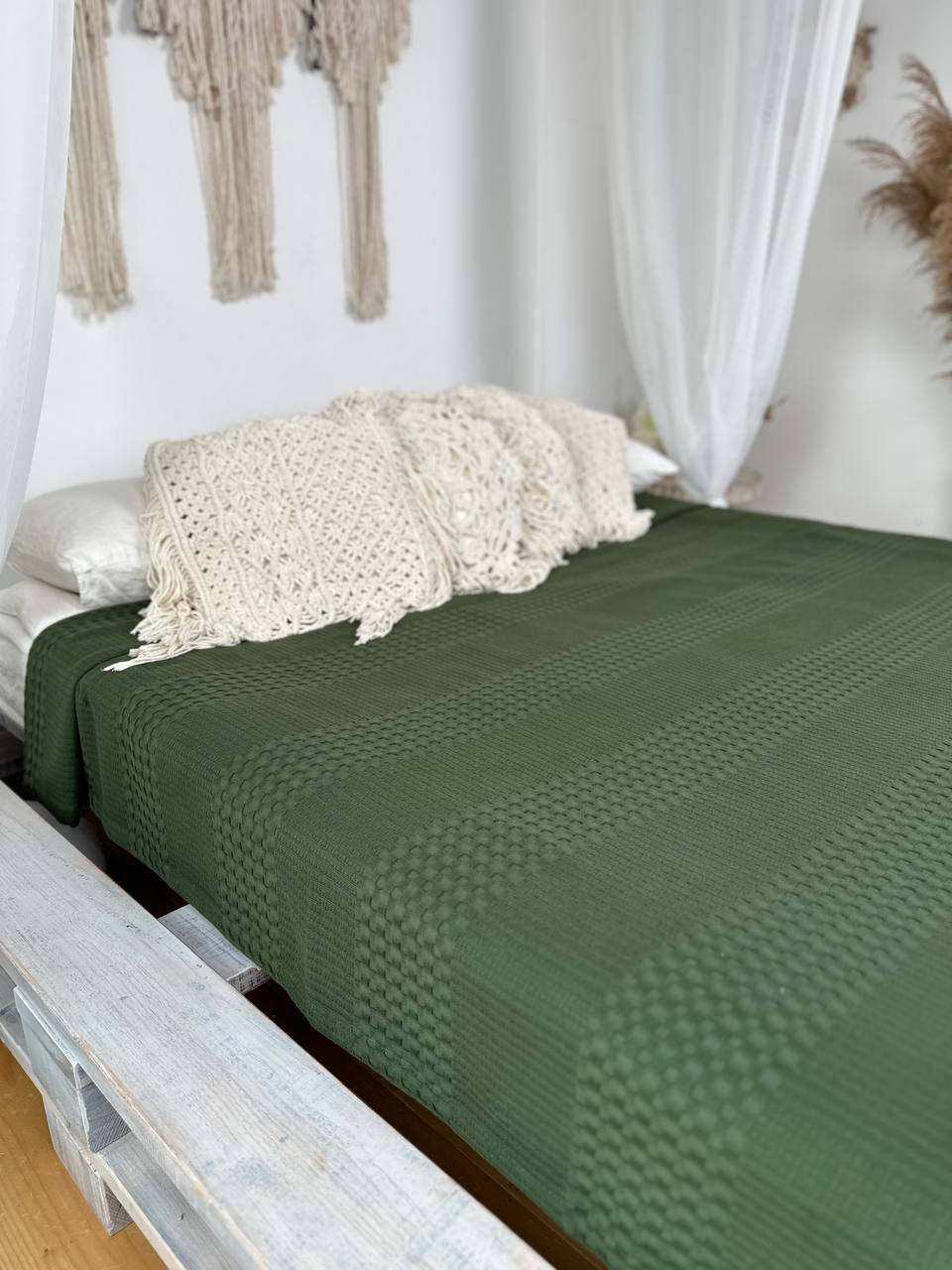 Сotton bedspread "Pike", emerald green color