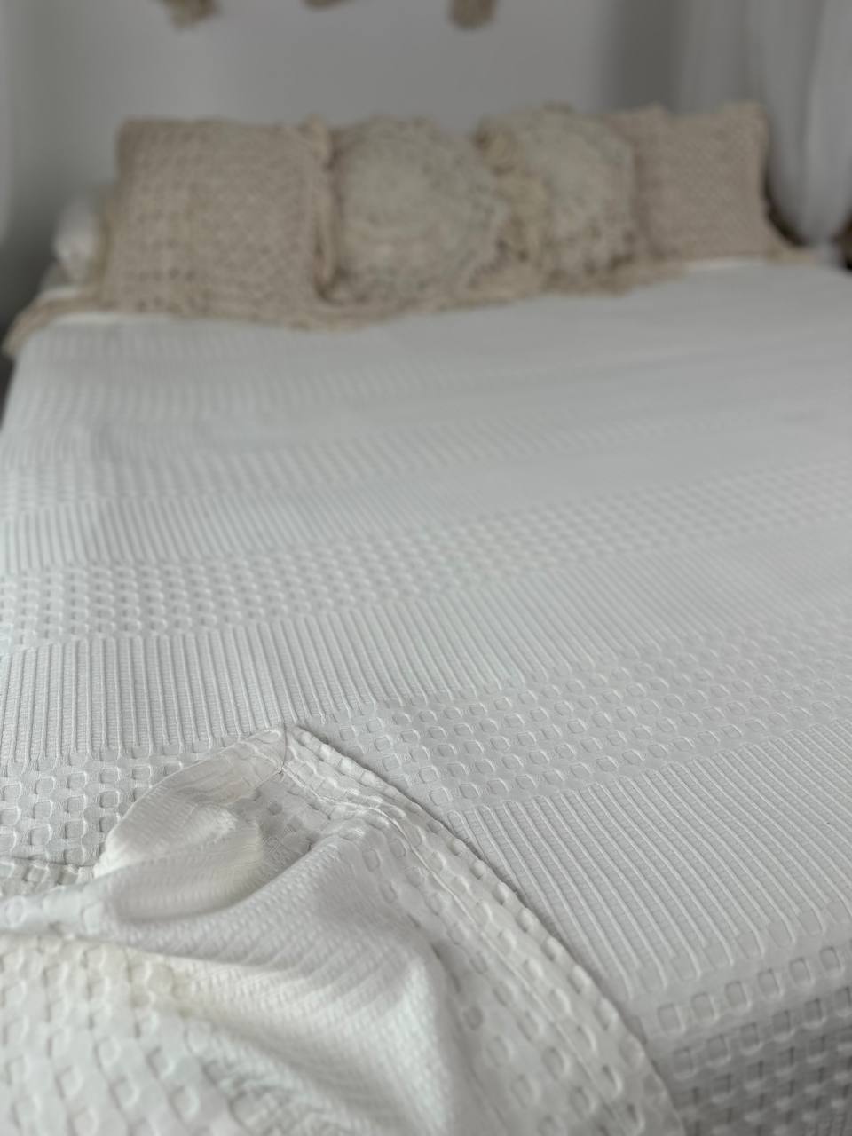 Сotton bedspread "Pike", milk color