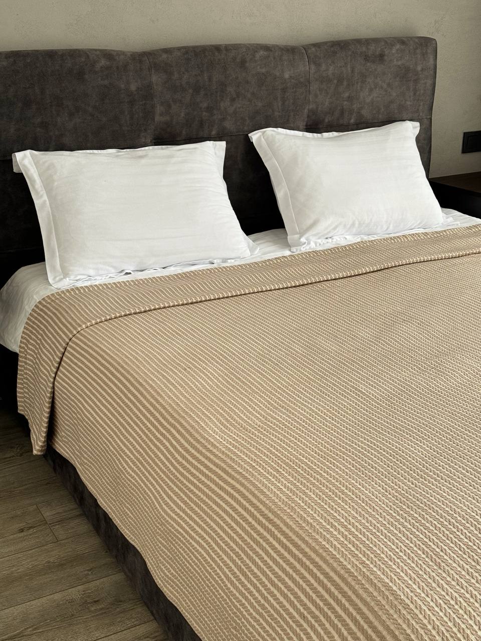 Plaid bedspread braid-combined, 100% cotton, beige color