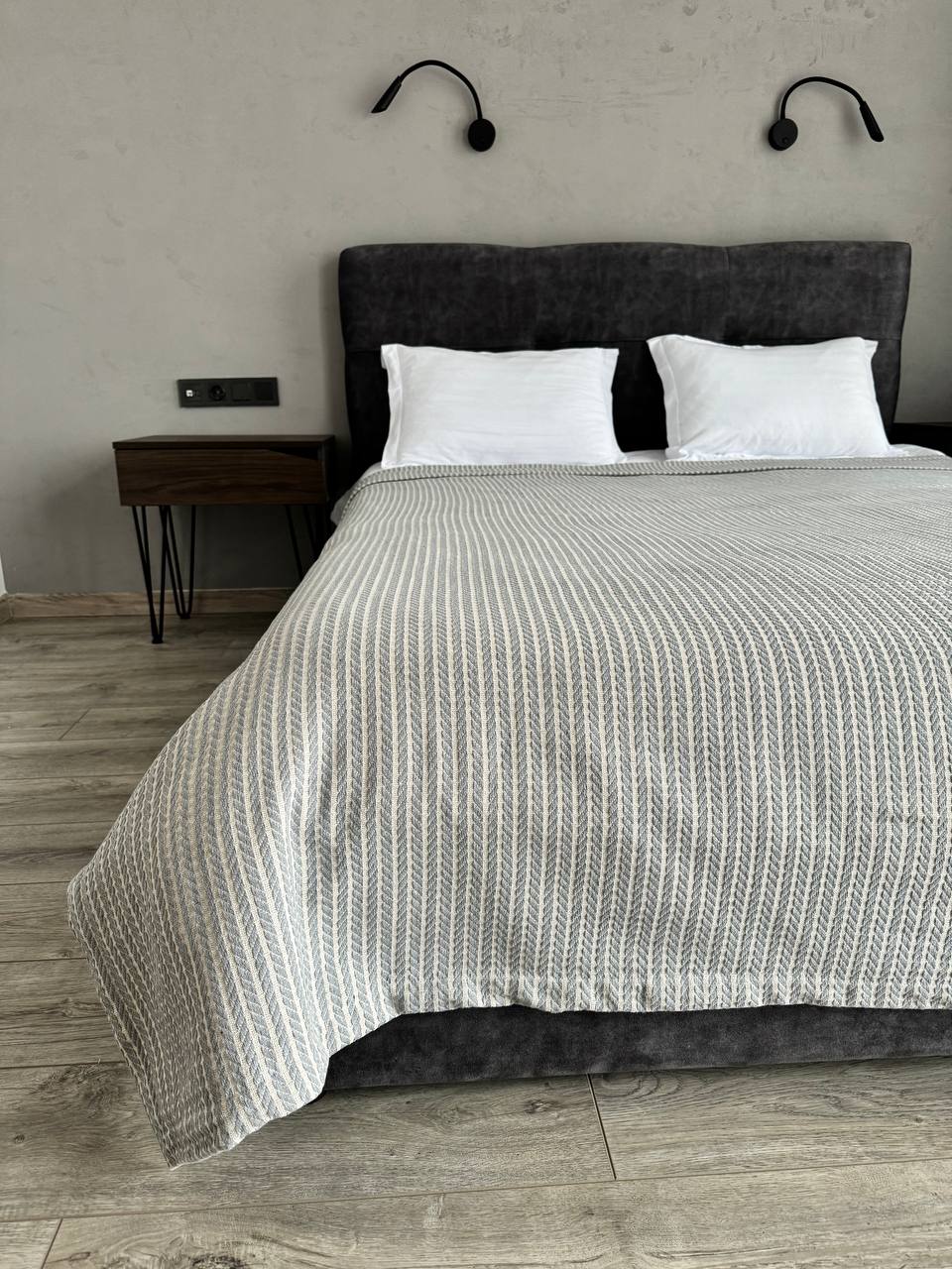 Plaid bedspread braid-combined, 100% cotton, gray color