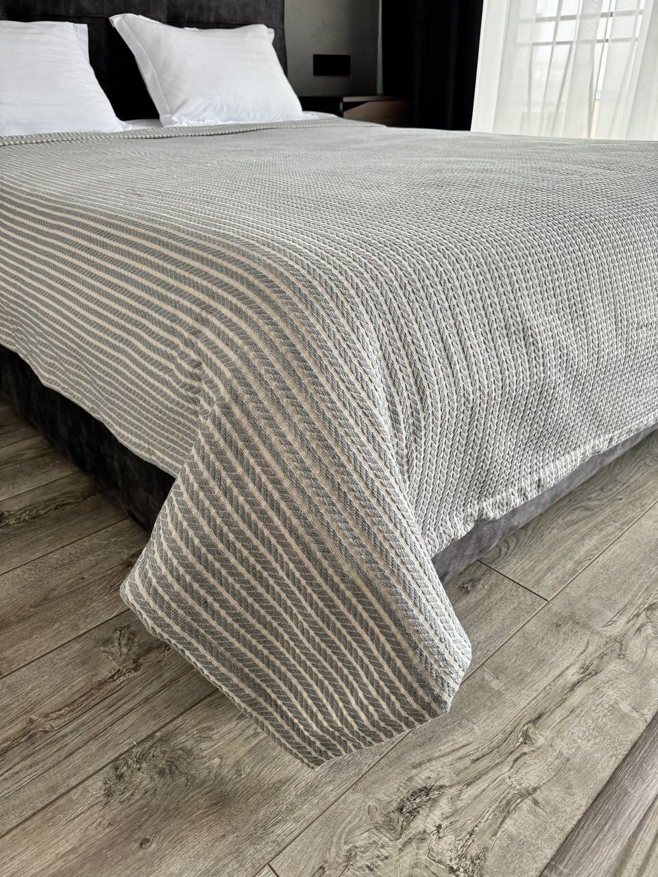 Plaid bedspread braid-combined, 100% cotton, gray color