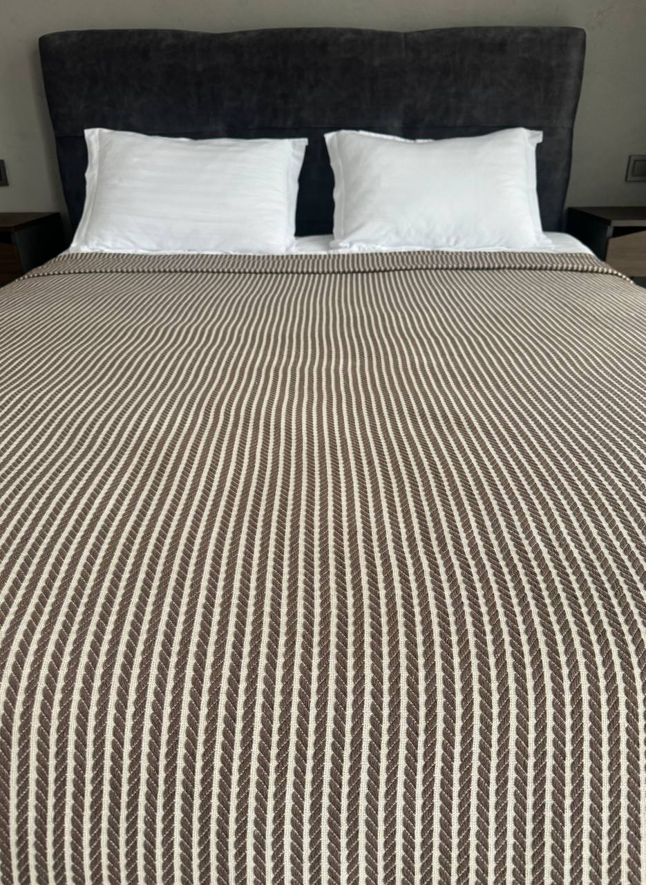 Plaid bedspread braid-combined, 100% cotton, brown color