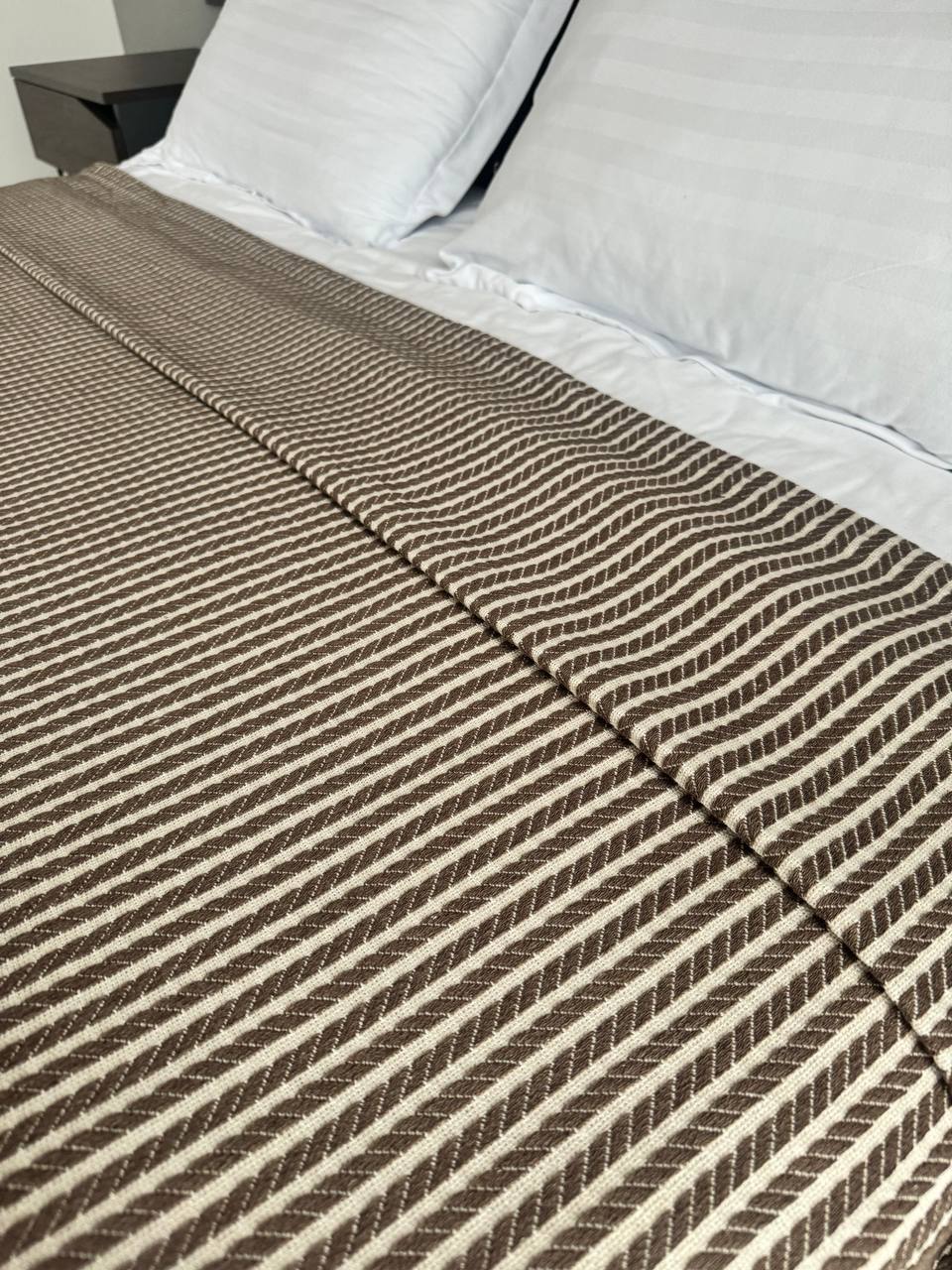 Plaid bedspread braid-combined, 100% cotton, brown color