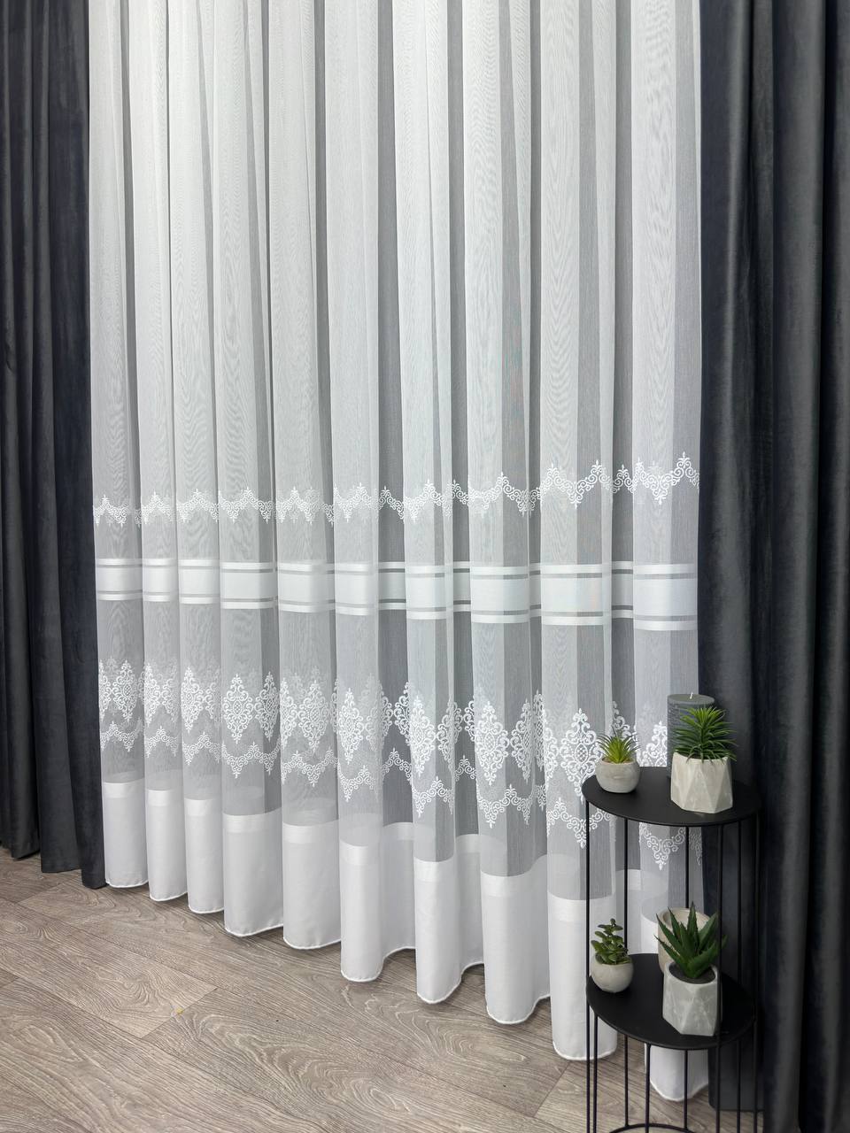 Bamboo-based tulle with stripes and embroidery, white color